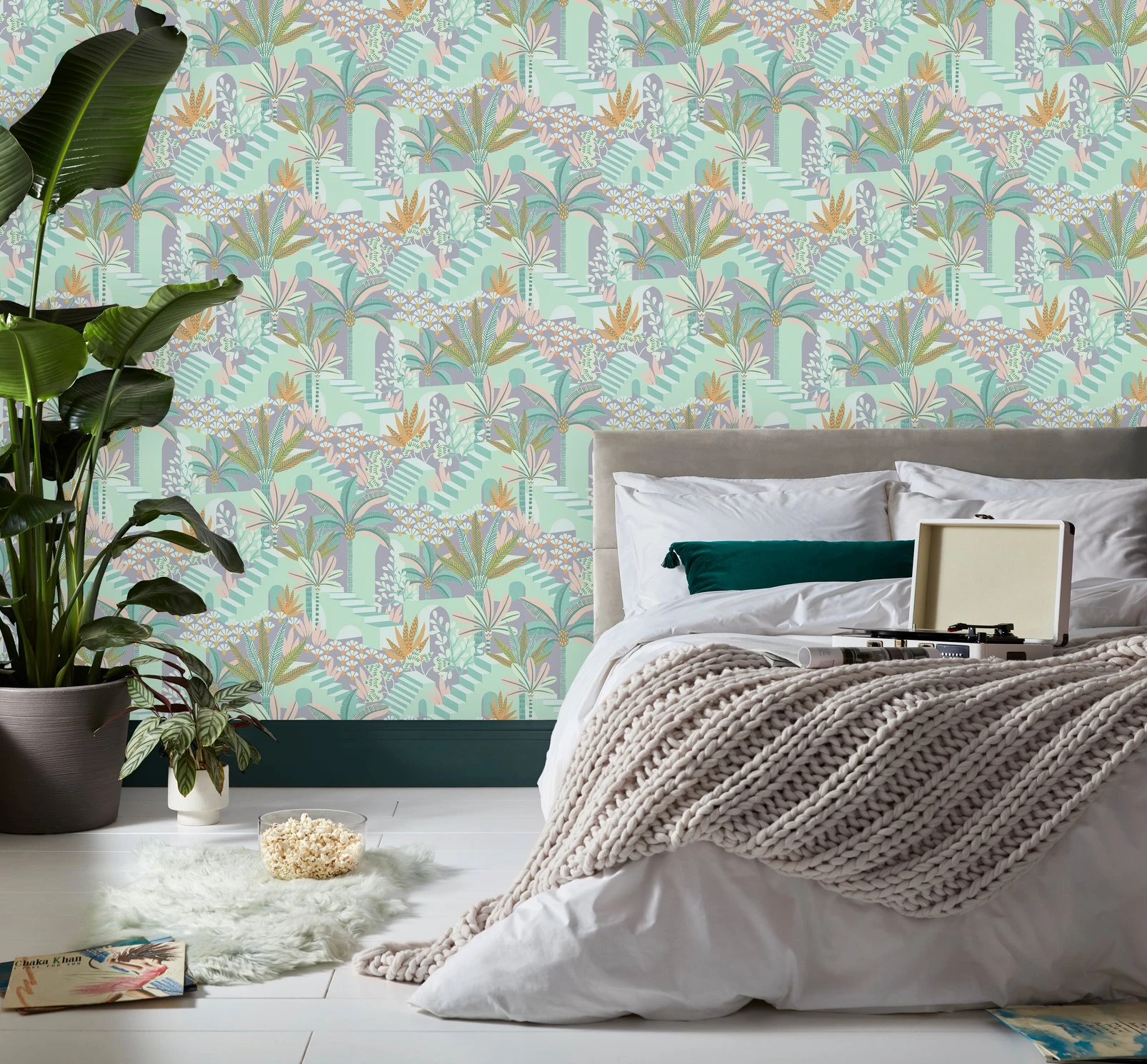 Vacay Candy Wallpaper - 122364_ROOMSET_02.jpg