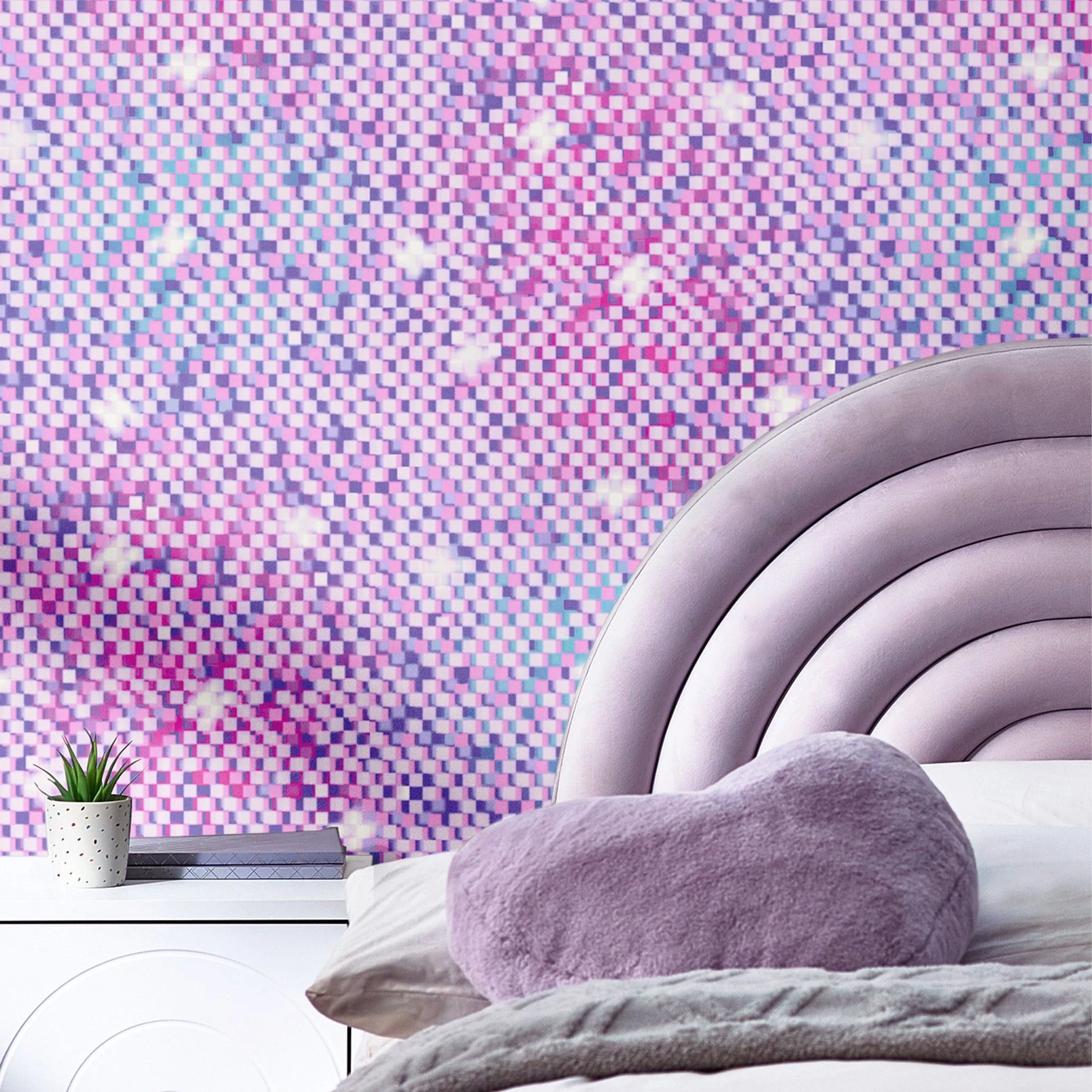Glitches Purple Wallpaper - 122884_ROLLSHOT_GLITCH_01.jpg