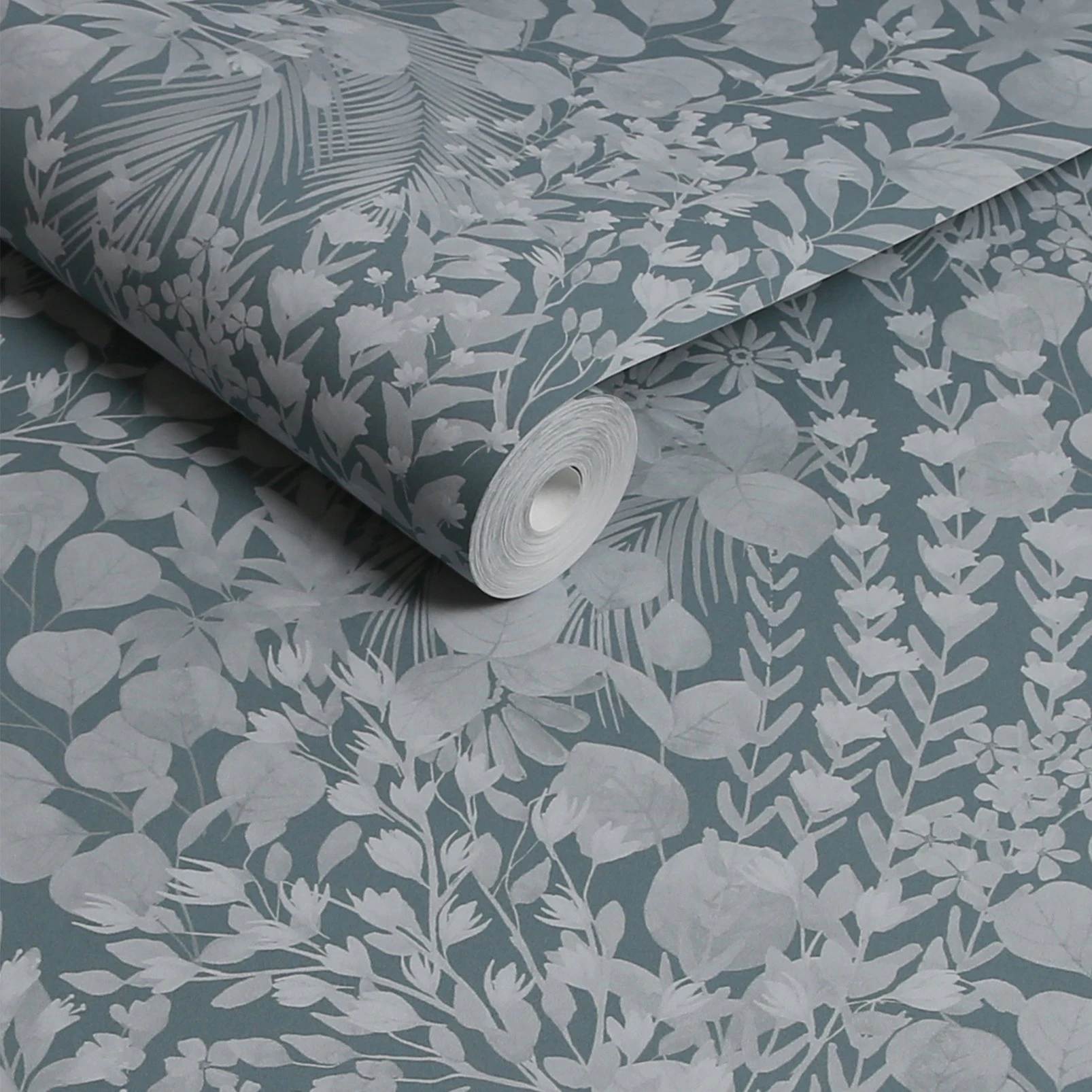 Eden Tonal Blues Wallpaper - 122878_ROLLSHOT_EDEN TONAL BLUES_01.jpg