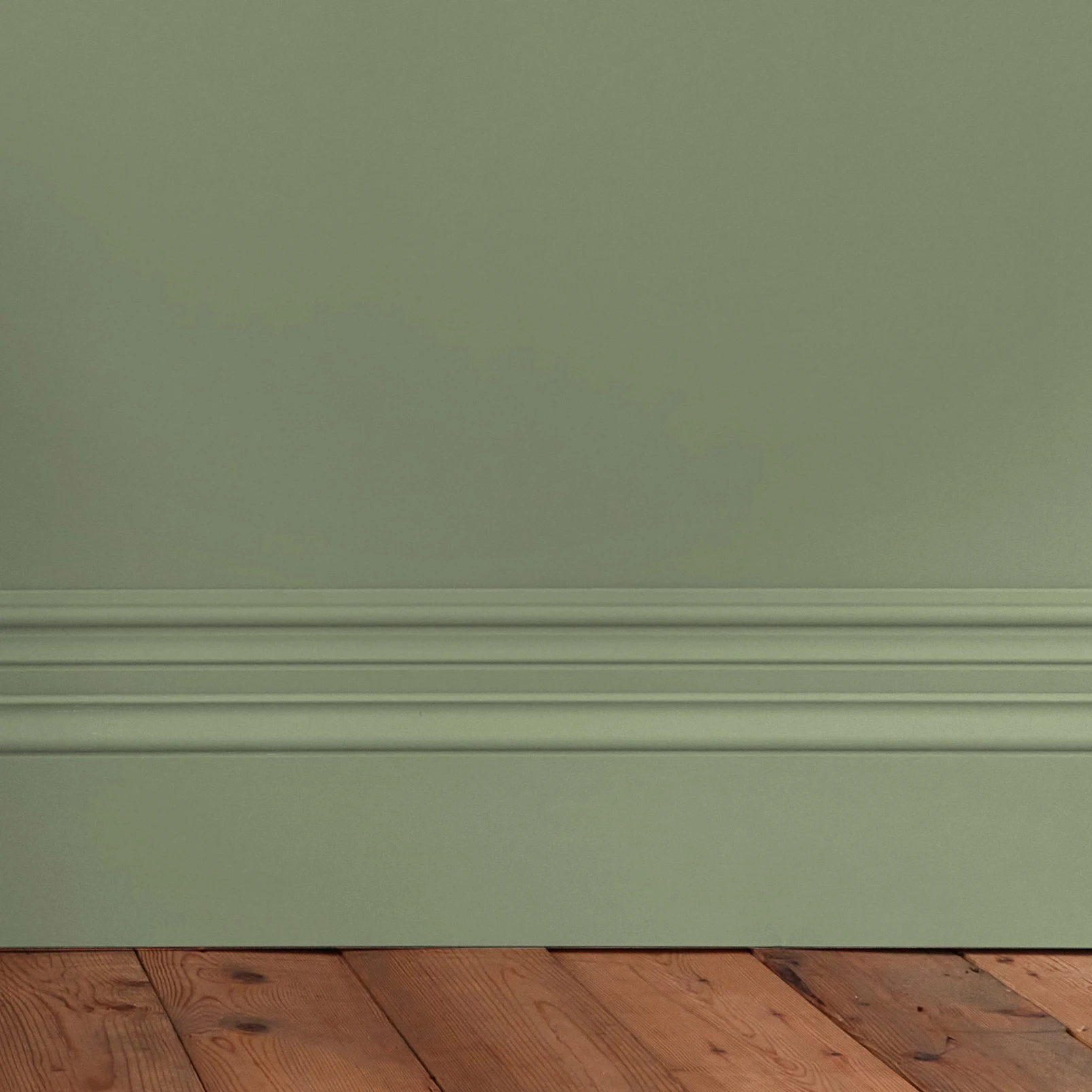 William Morris At Home Sauntered Leaf Paint - 124315_DETAIL_SAUNTERED LEAF_03.jpg