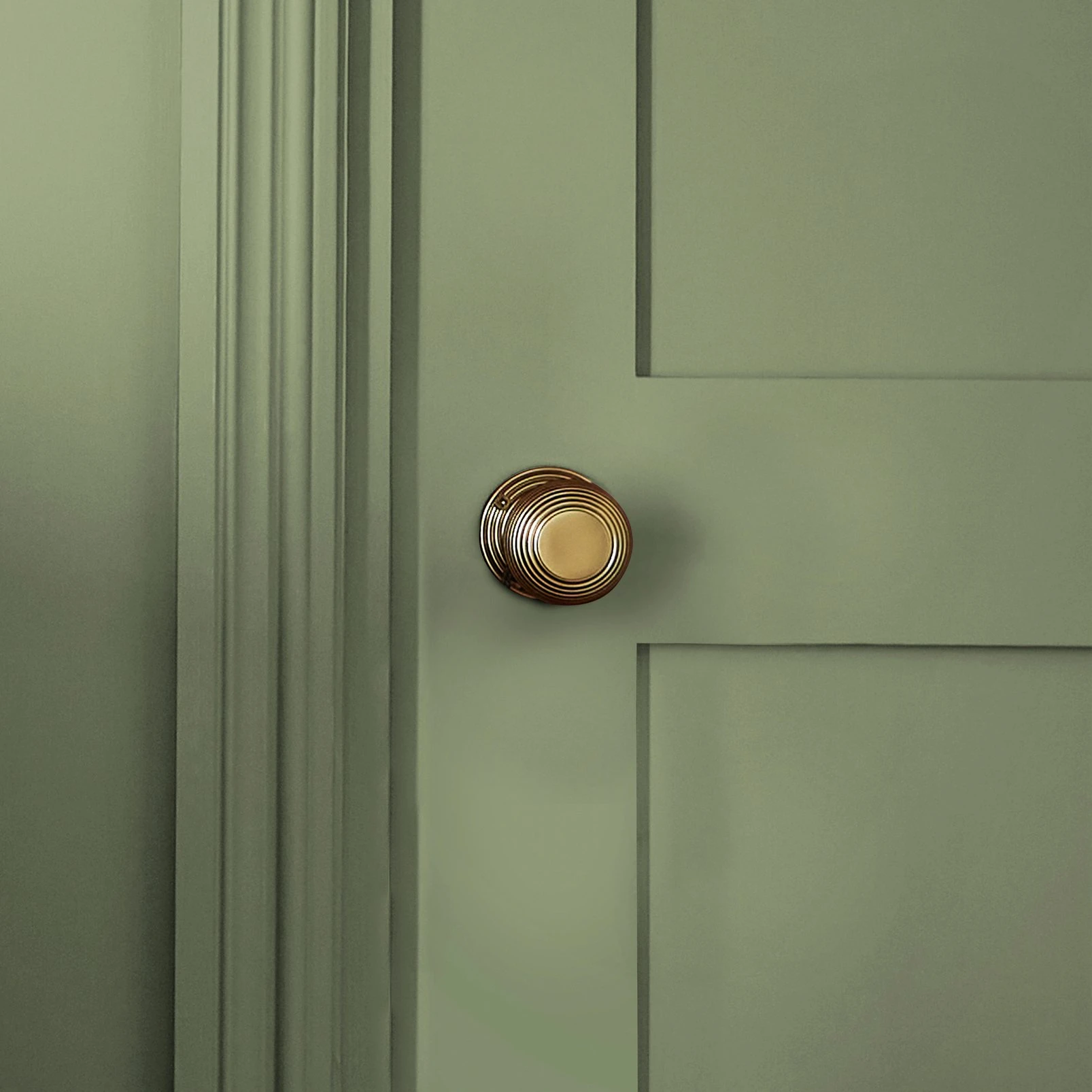William Morris At Home Sauntered Leaf Paint - 124315_DETAIL_SAUNTERED LEAF_01.jpg