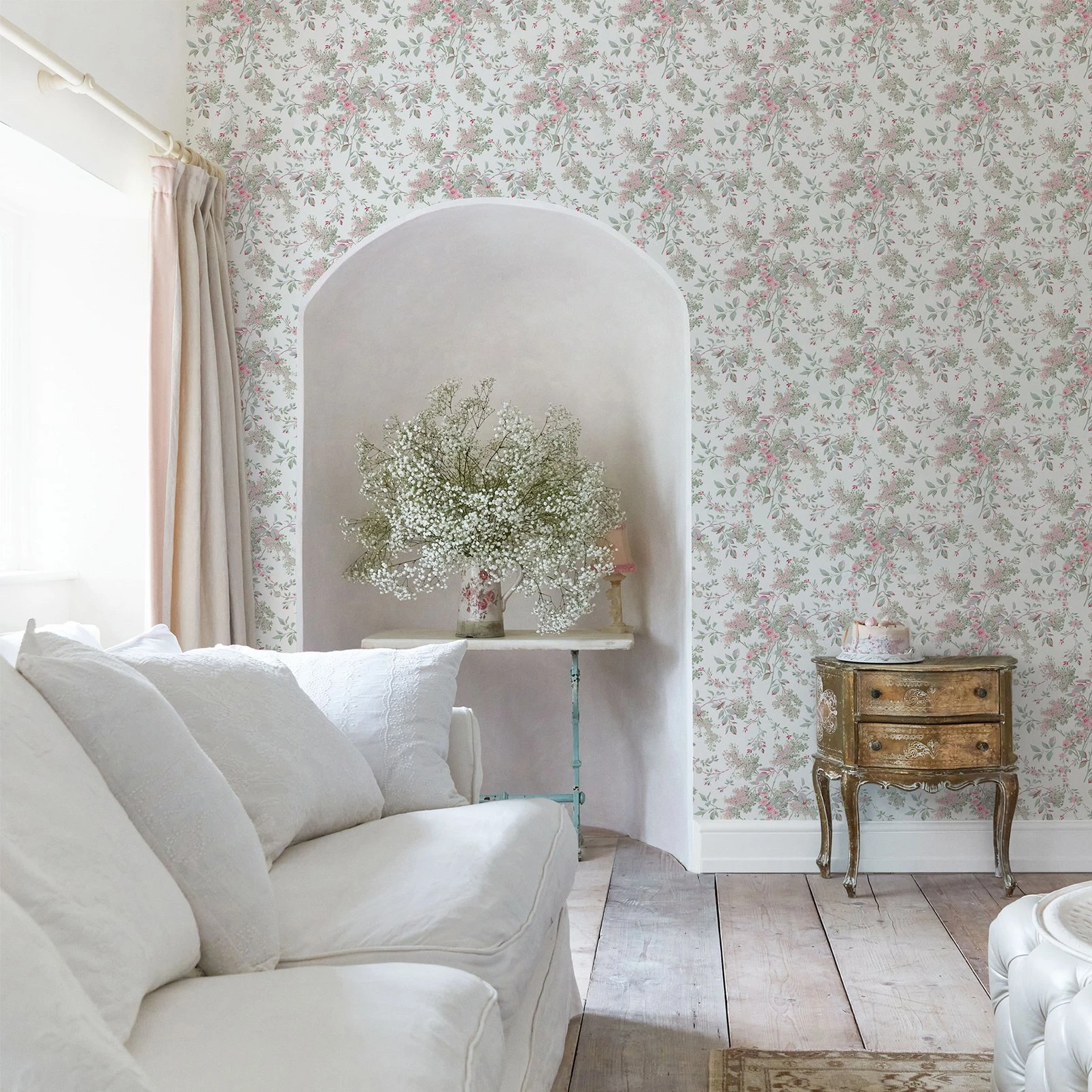 Chelsea Fresh White Wallpaper - 125125_ROOMSET_CHELSEA FRESH WHITE_01.jpg