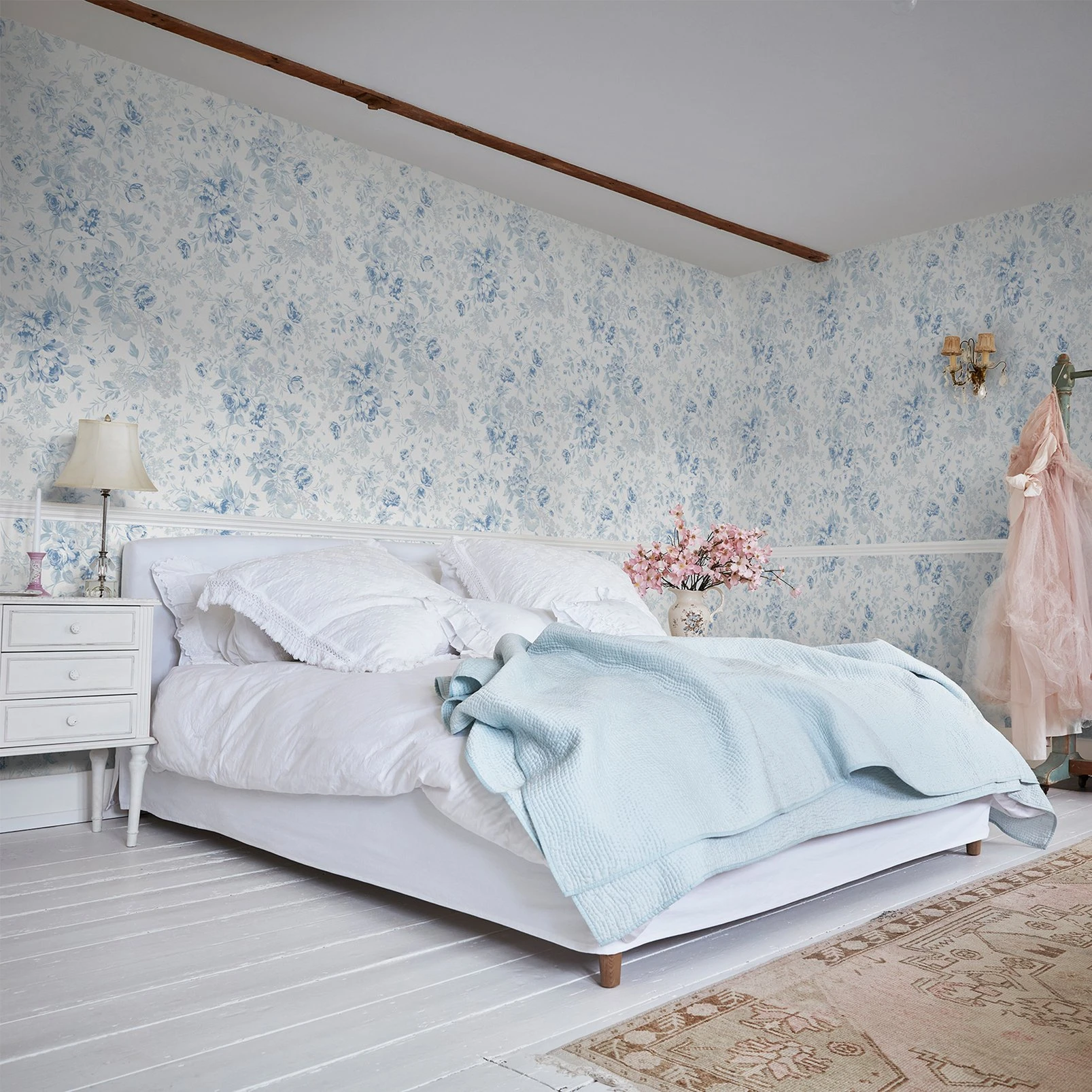 Romantic Rose Blue Wallpaper - 125109_ROOMSET_ROMANTIC ROSE BLUE_01.jpg