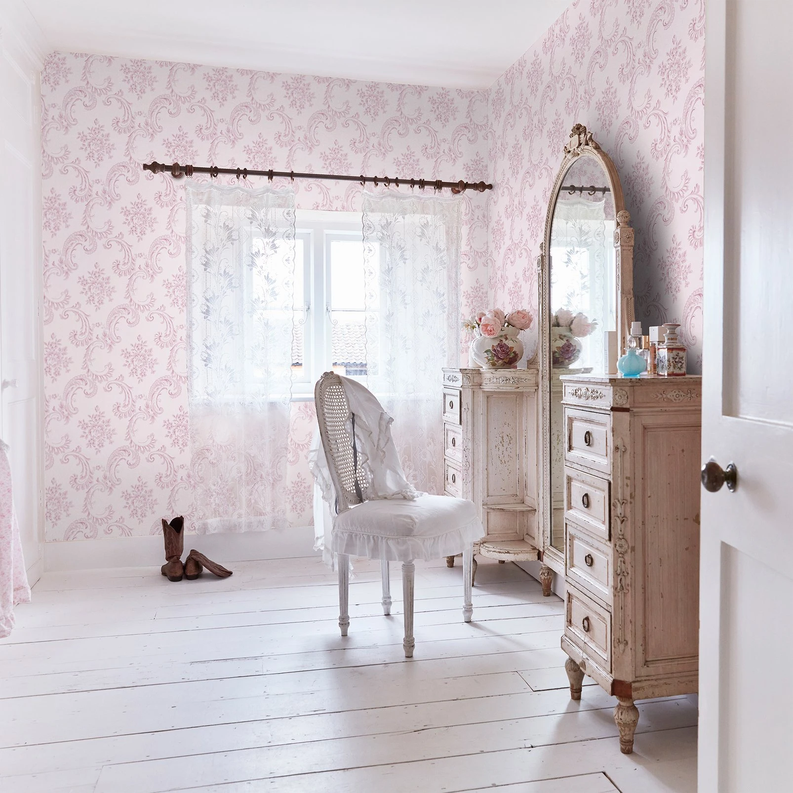Boudoir Beauty Pink Wallpaper - 125113_ROOMSET_BOUDOIR BEAUTY PINK_01.jpg