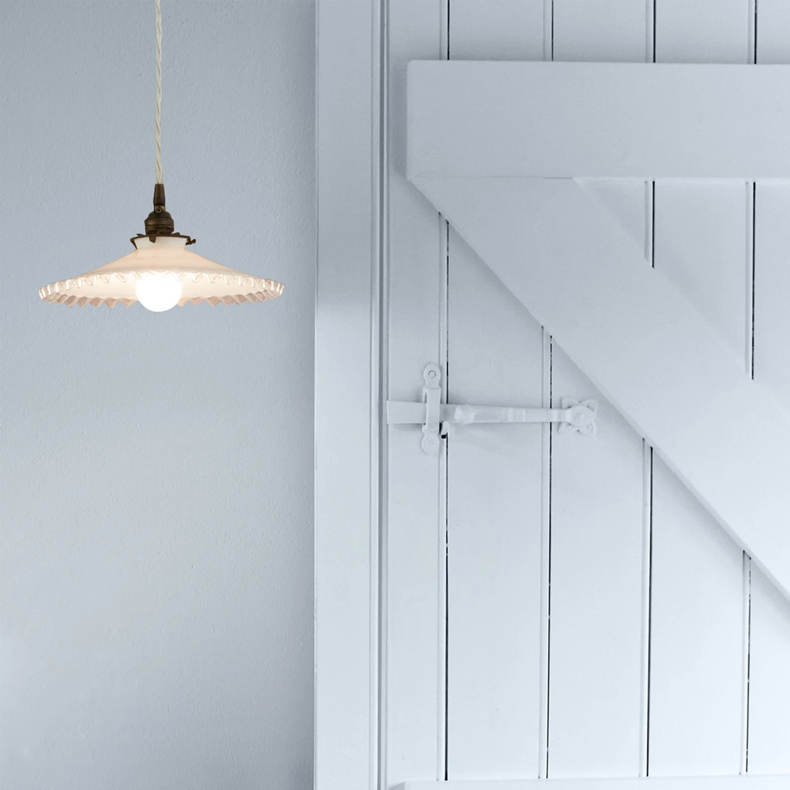 Shabby Serenity Paint - 128863_DETAIL_SHABBY SERENITY_02.jpg