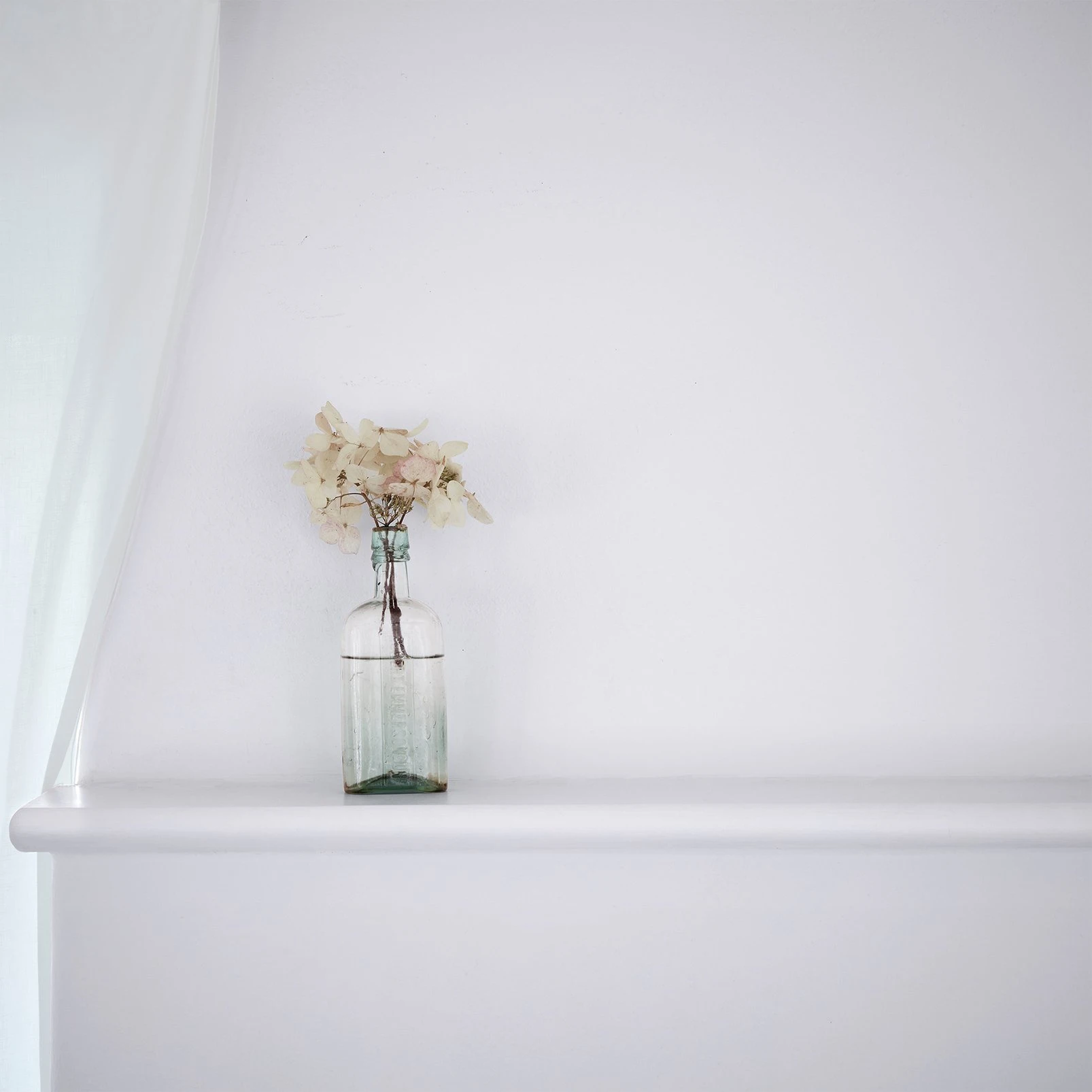 Shabby Mist Paint - 128857_ROOMSET_SHABBY MIST_01.jpg