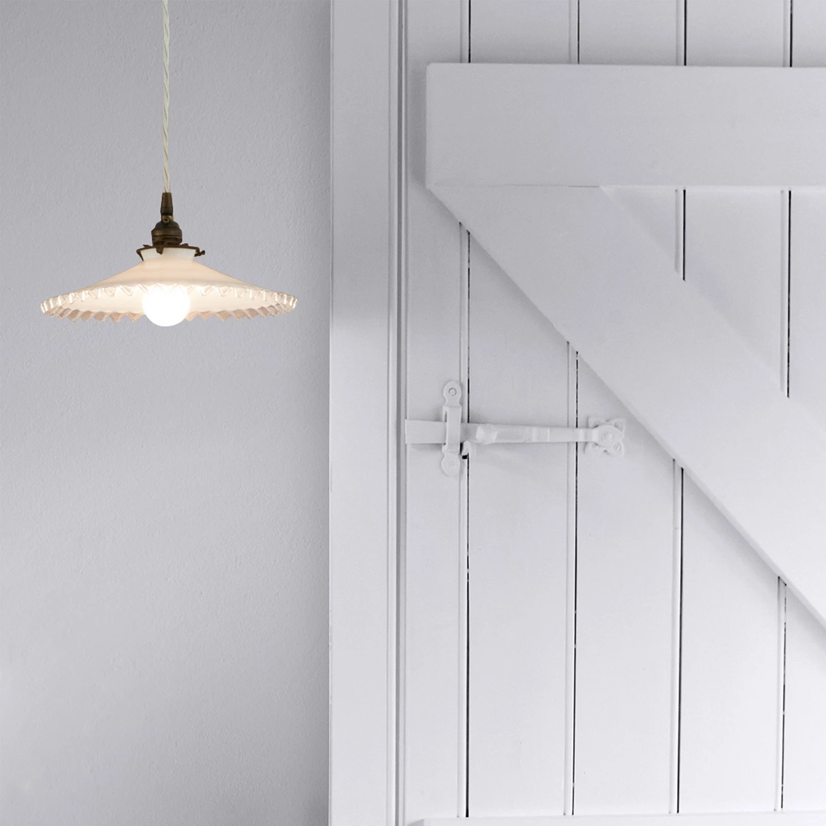 Shabby Mist Paint - 128857_DETAIL_SHABBY MIST_02.jpg