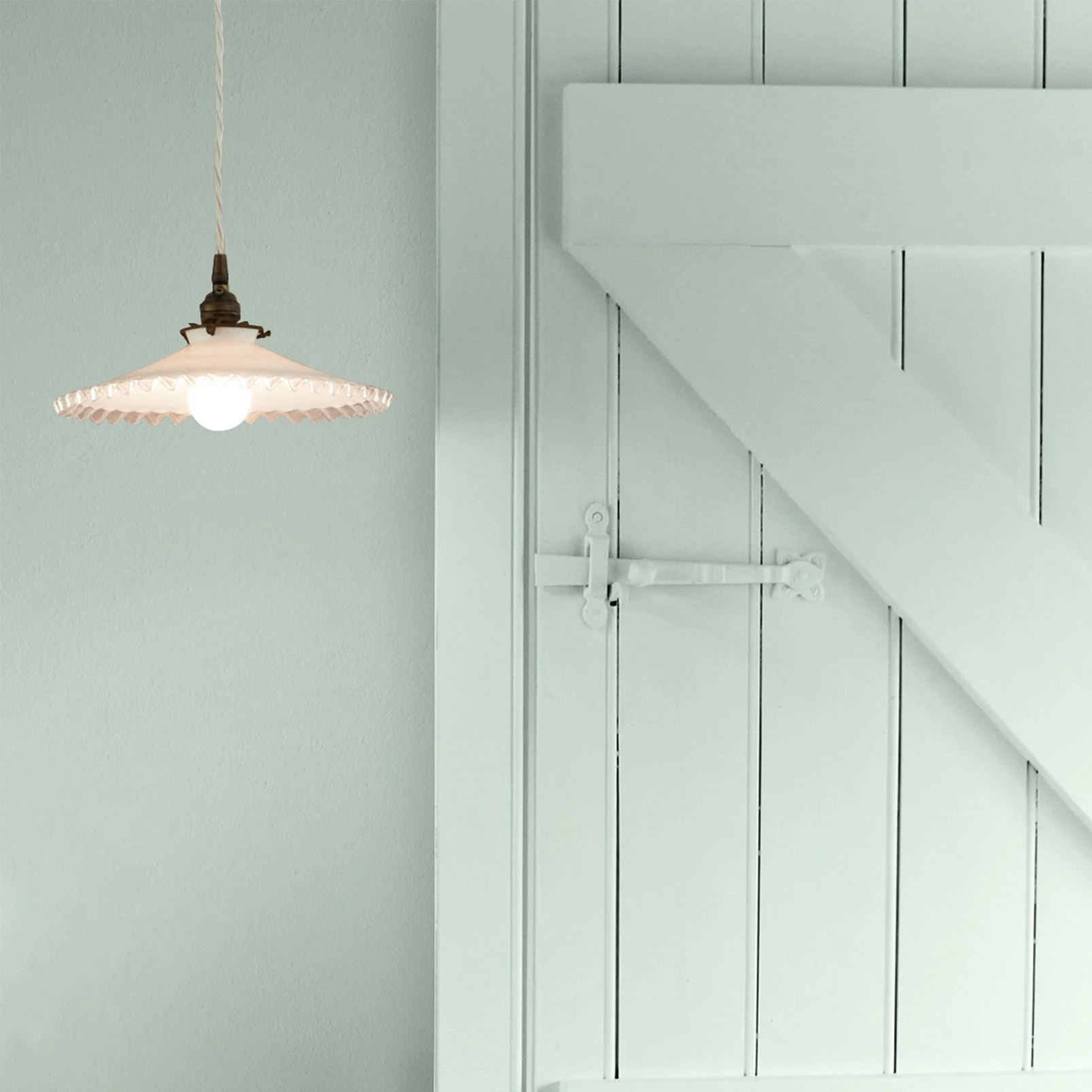 Shabby Green Paint - 128870_DETAIL_SHABBY GREEN_02.jpg