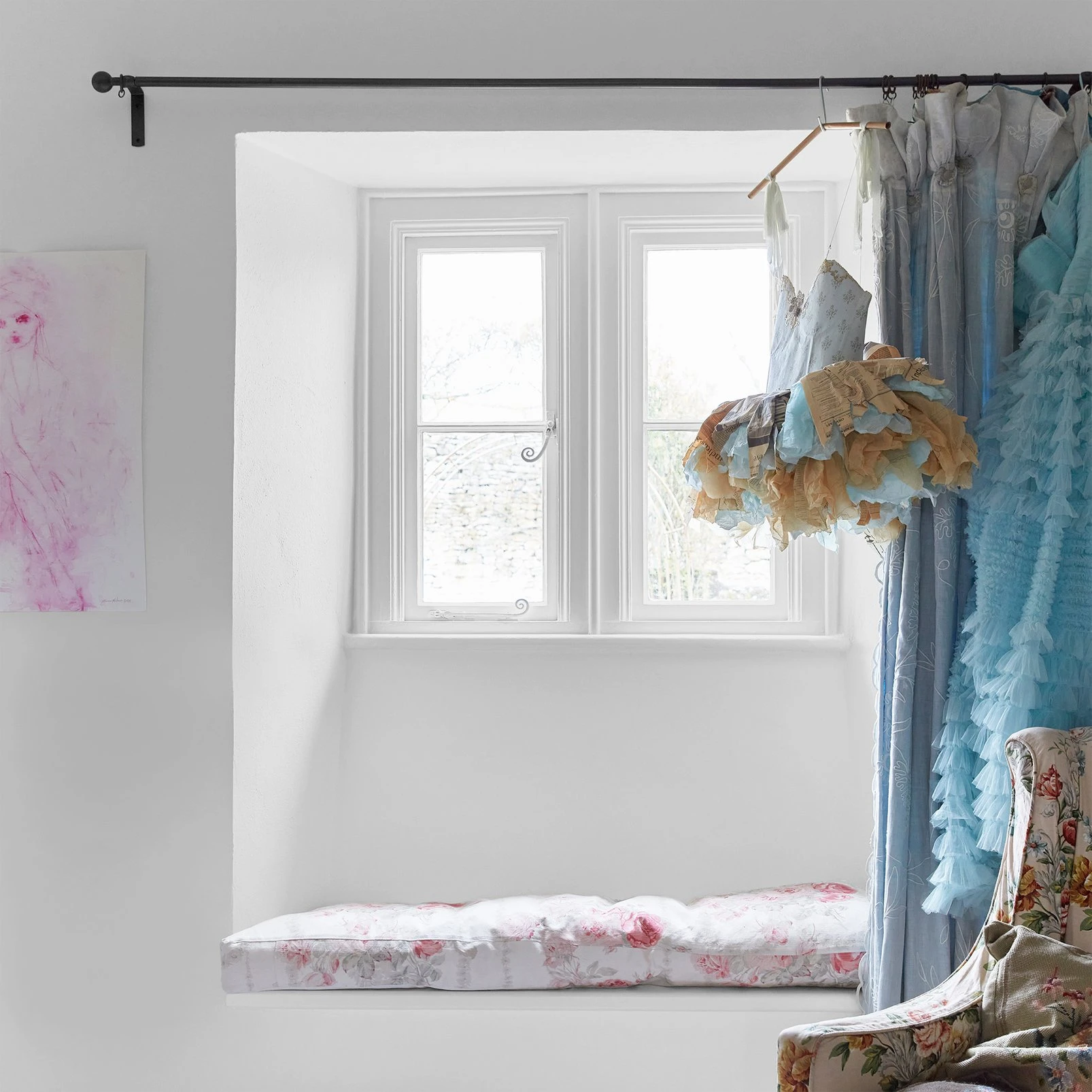 Shabby Manor Stone Paint - 128867_ROOMSET_SHABBY MANOR STONE_01.jpg