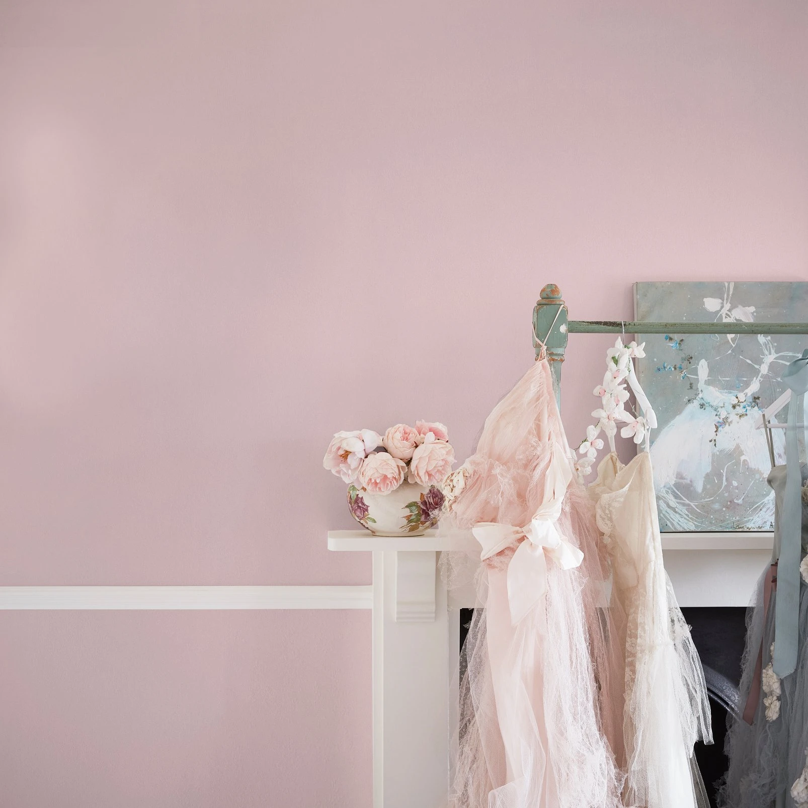 Shabby Berry Velvet Paint - 128853_ROOMSET_SHABBY BERRY VELVET_01.jpg