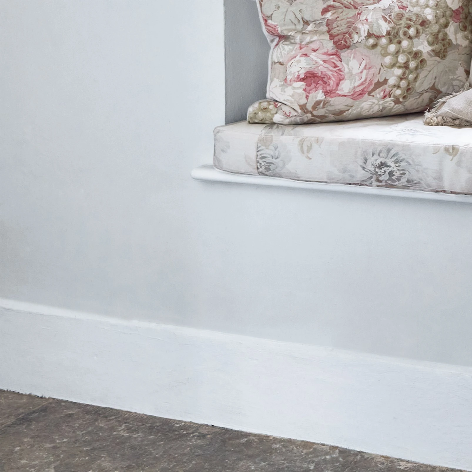 Shabby Tranquility Paint - 128859_DETAIL_SHABBY TRANQUILITY_01.jpg