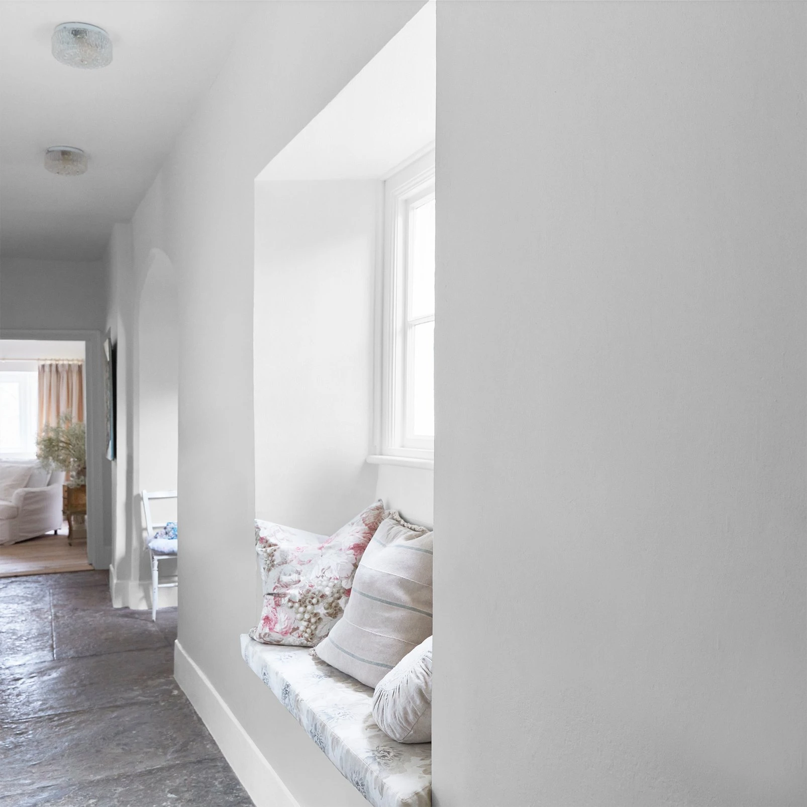 Shabby White Paint - 128848_ROOMSET_SHABBY WHITE_01.jpg