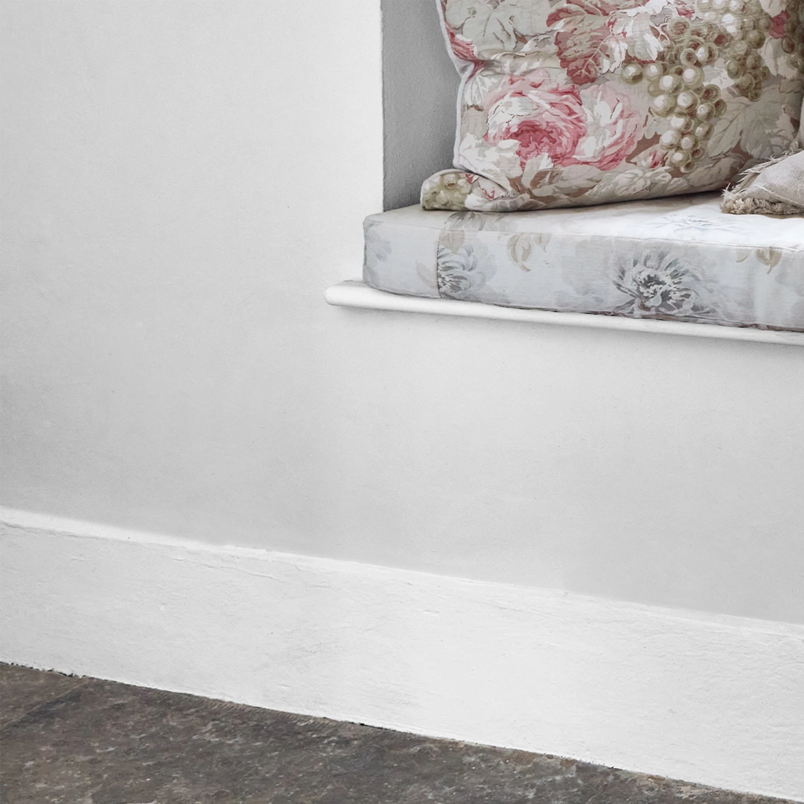Shabby White Paint - 128848_DETAIL_SHABBY WHITE_01.jpg