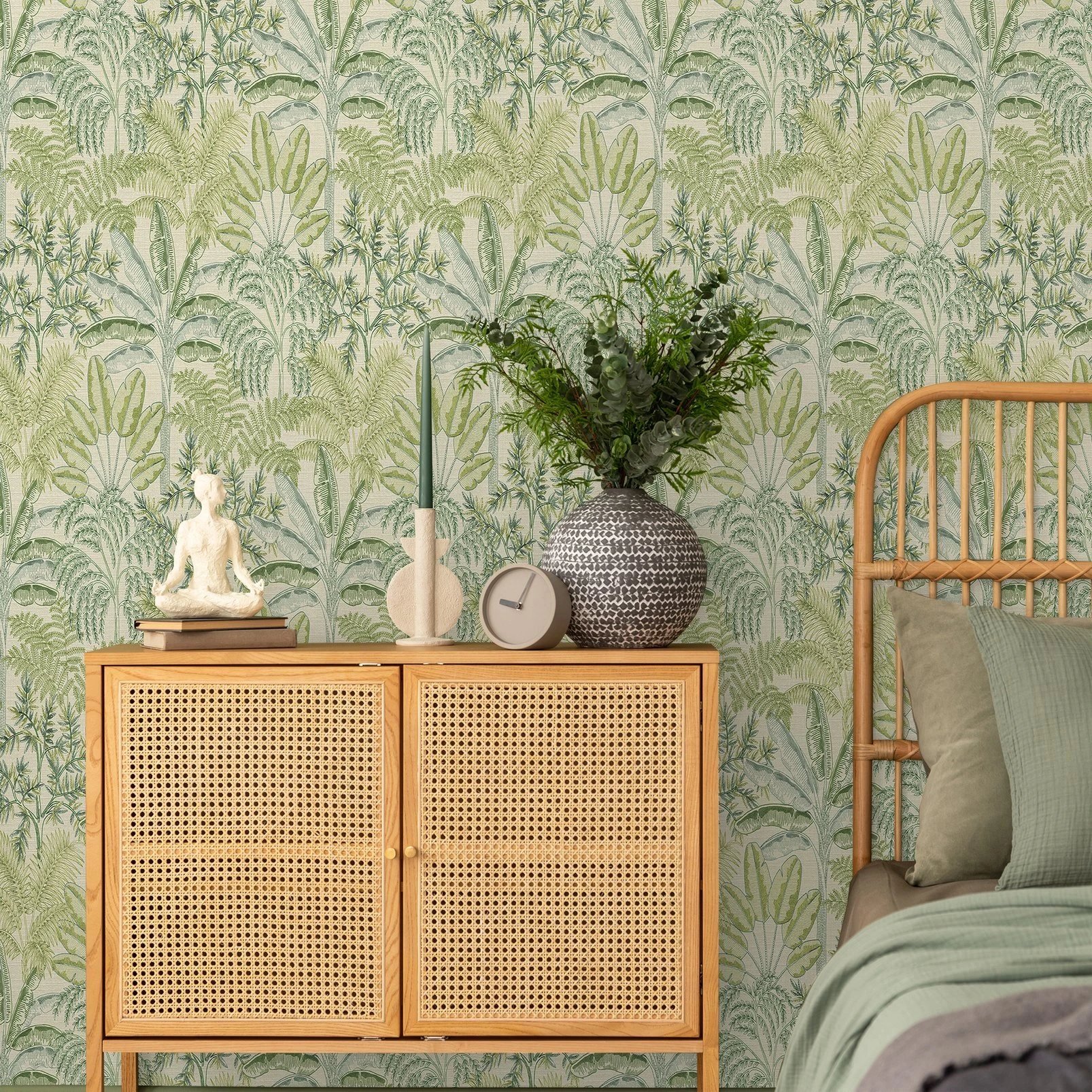 Intrigue Spring Wallpaper - 127607_ROOMSET_INTRIGUE SPRING_01.jpg