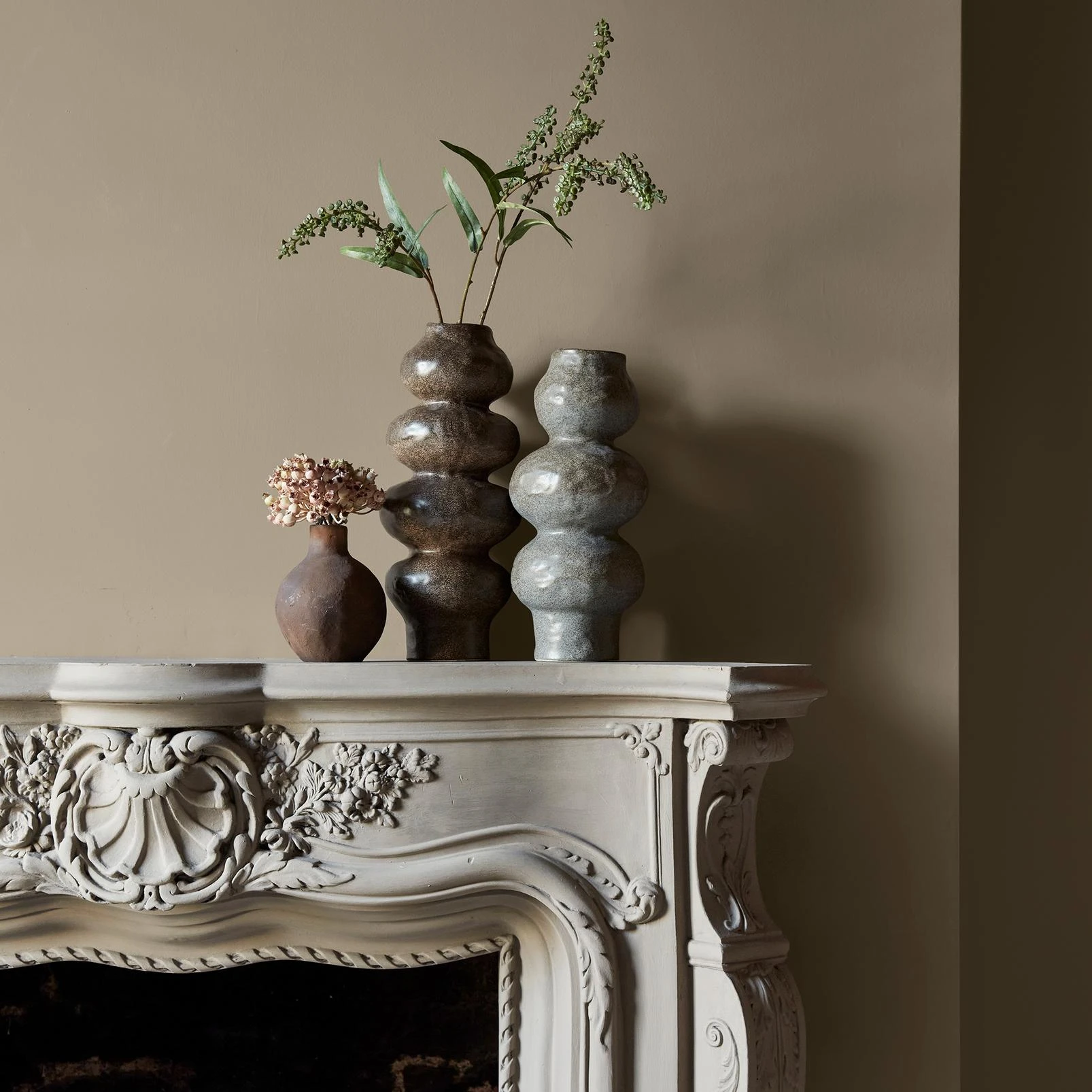 Abigail Ahern Dusk Falls Paint - 131471_DETAIL_DUSK FALLS_04.jpg