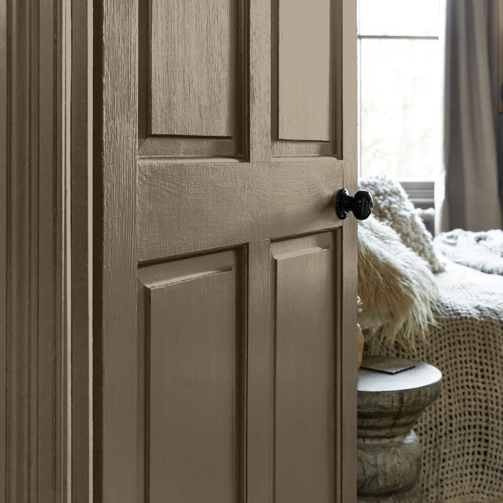 Abigail Ahern Dusk Falls Paint - 131471_DETAIL_DUSK FALLS_03.jpg