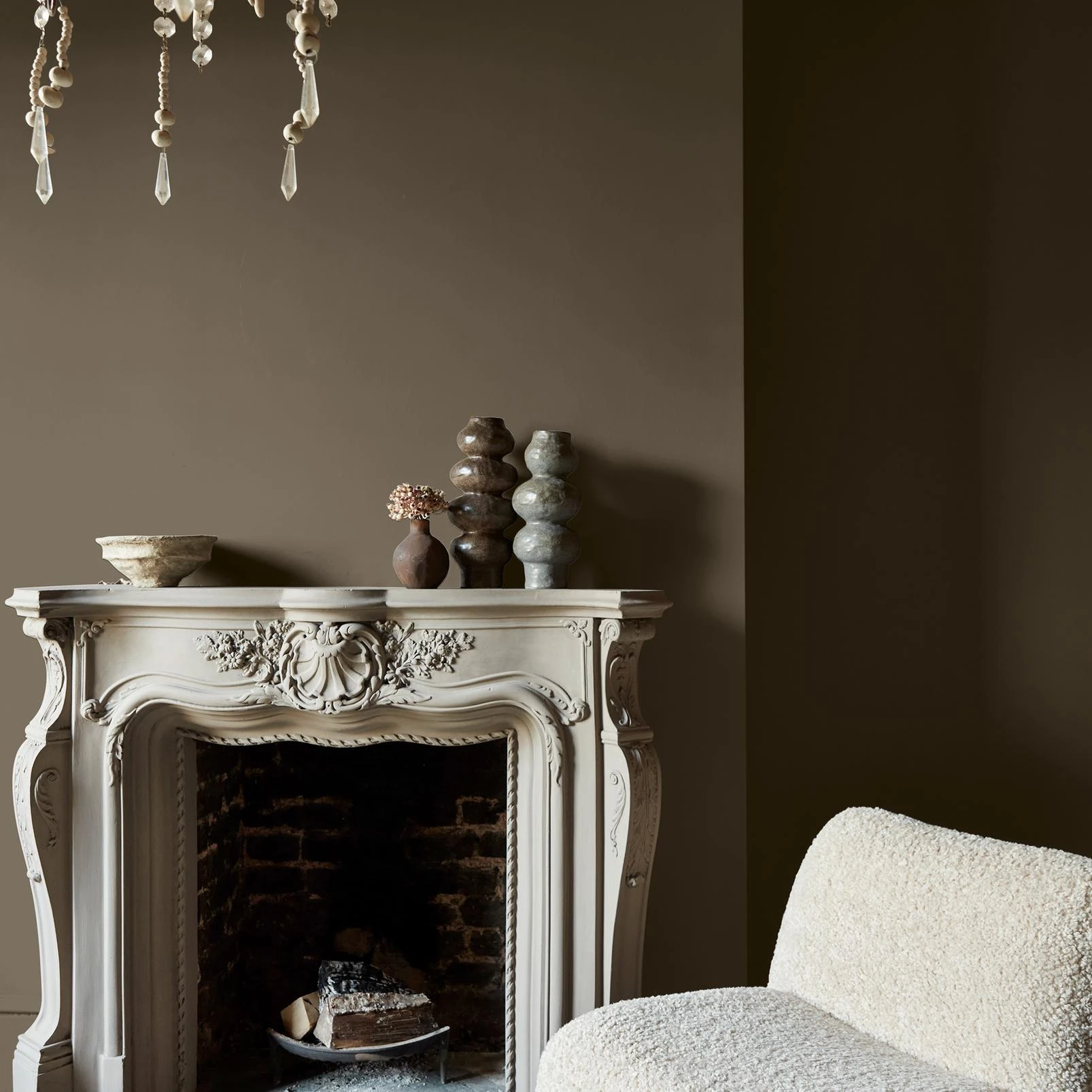 Abigail Ahern Dewdrop Moss Paint - 131462_ROOMSET_DEWDROP MOSS_01.jpg