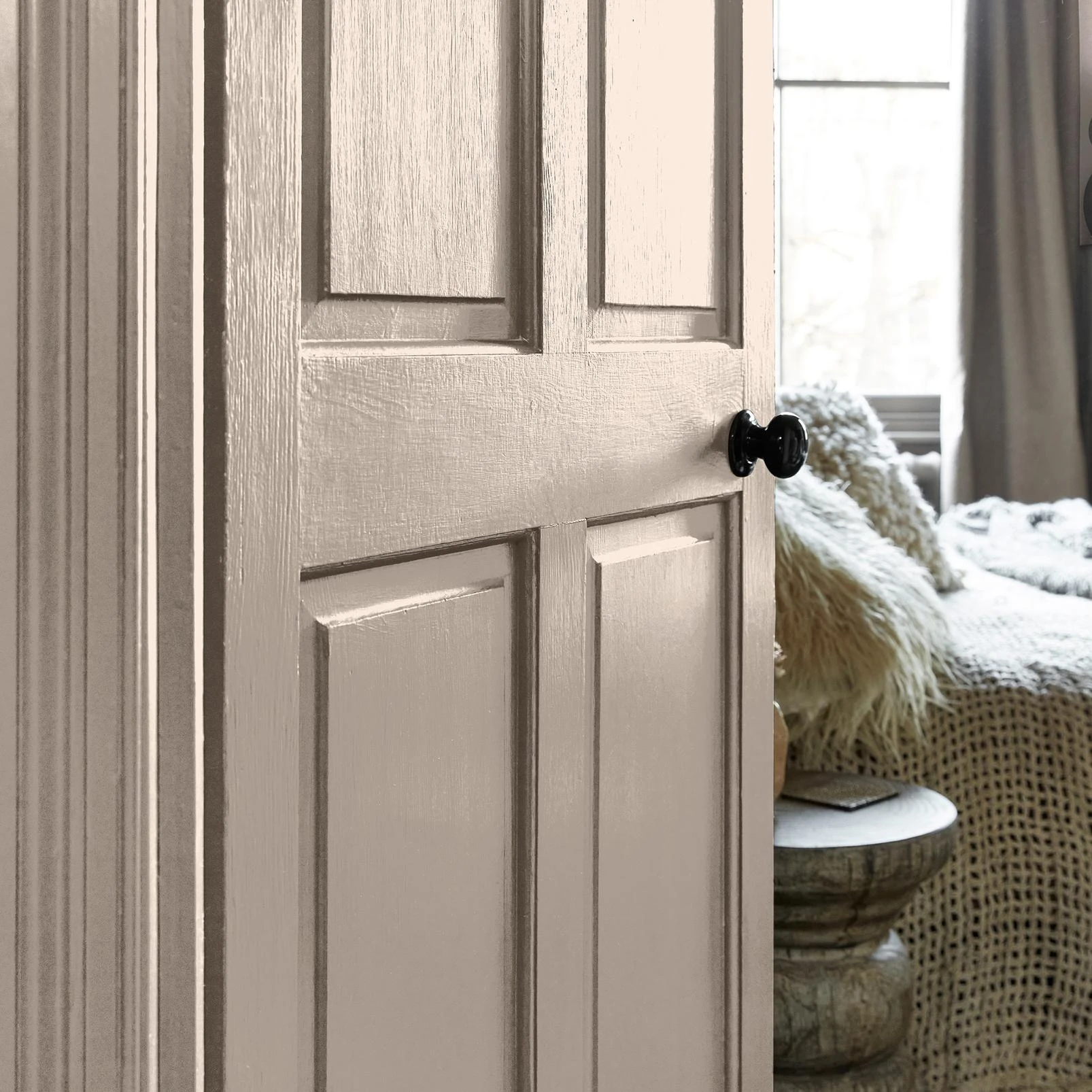 Abigail Ahern Ruffled Muslin Paint - 131472_DETAIL_RUFFLED MUSLIN_03.jpg