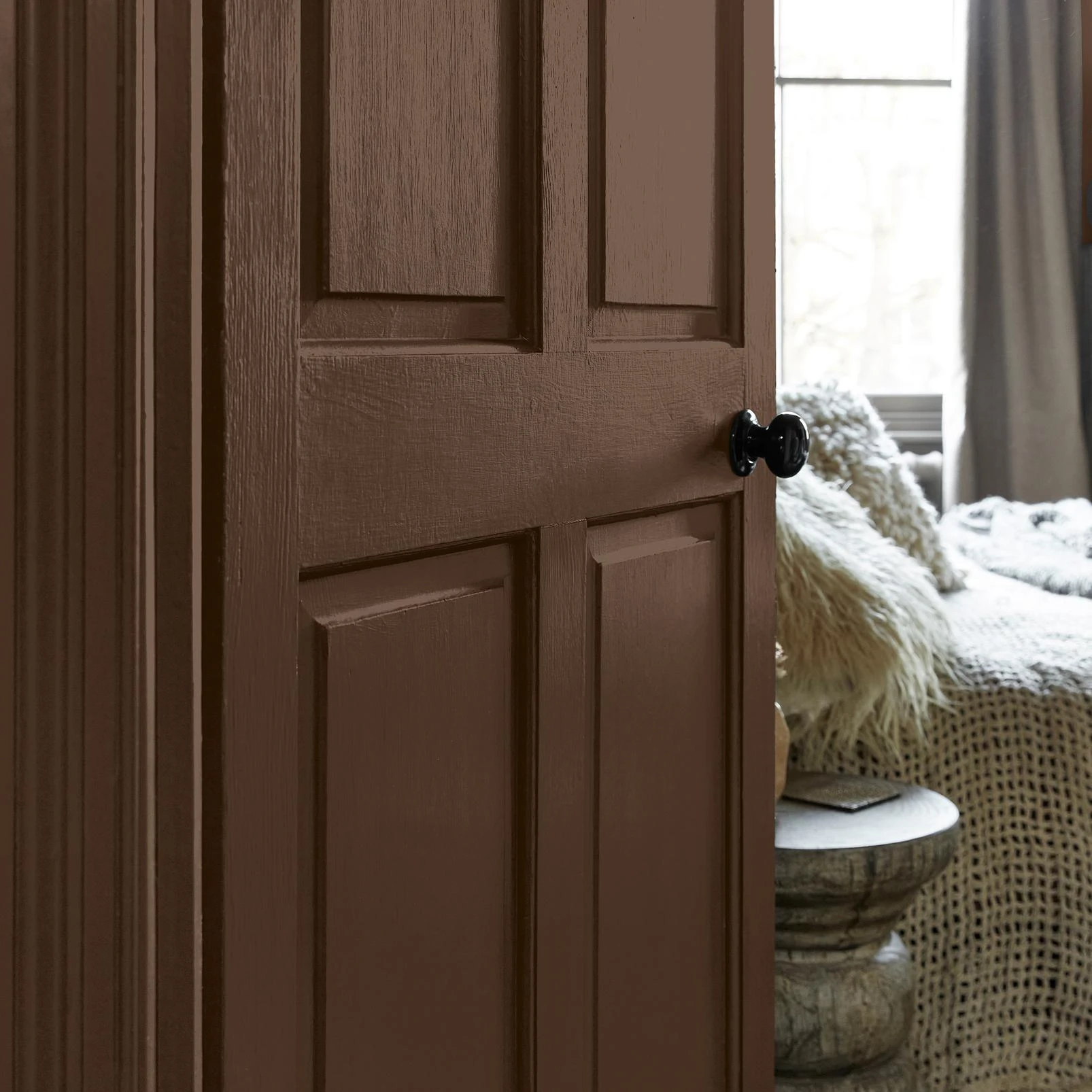Abigail Ahern Oaken Cask Paint - 131466_DETAIL_OAKEN CAST_03.jpg