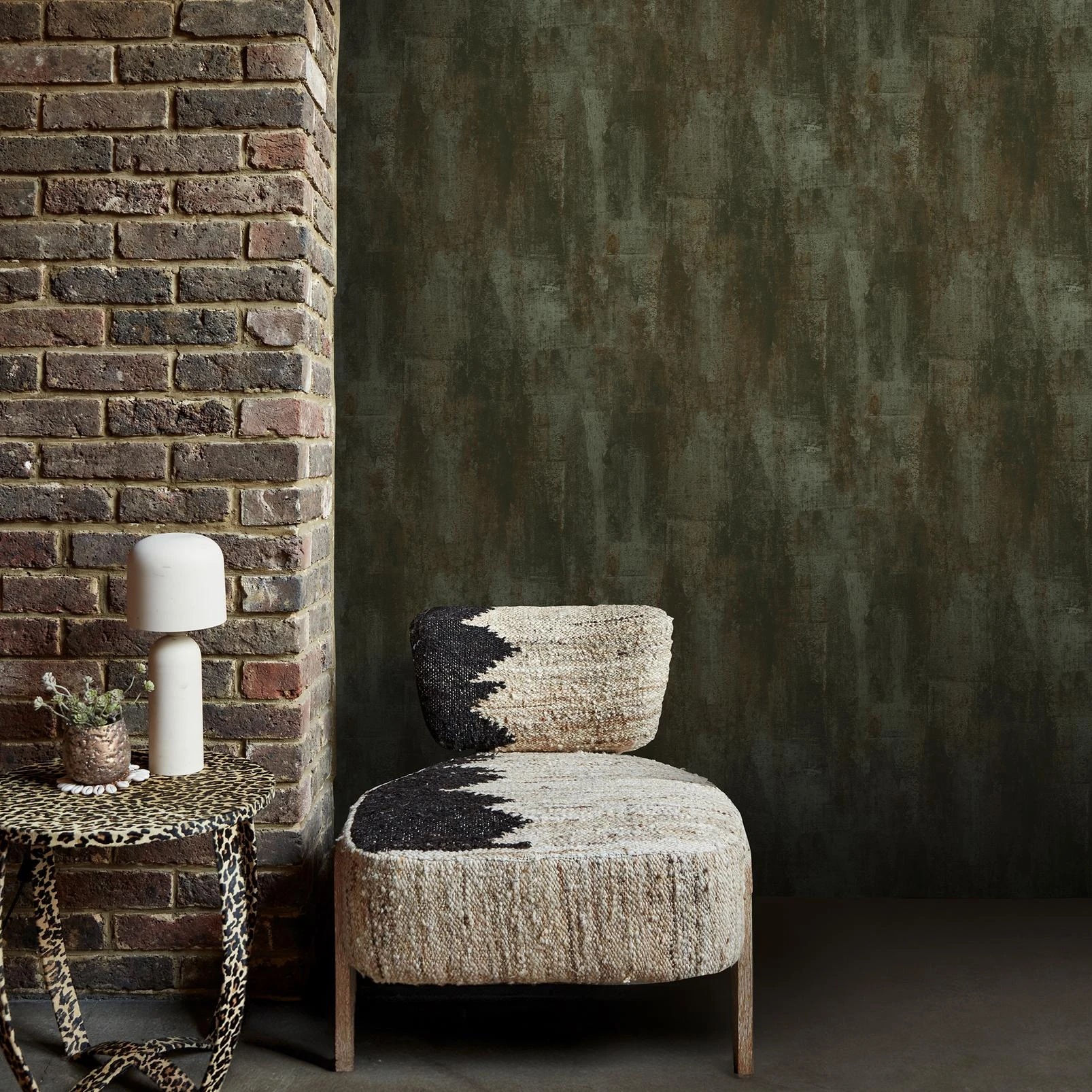 Abigail Ahern Oxidized Opulence Moss Wallpaper - 140093_ROOMSET_OXIDIZED OPULENCE MOSS_01.jpg