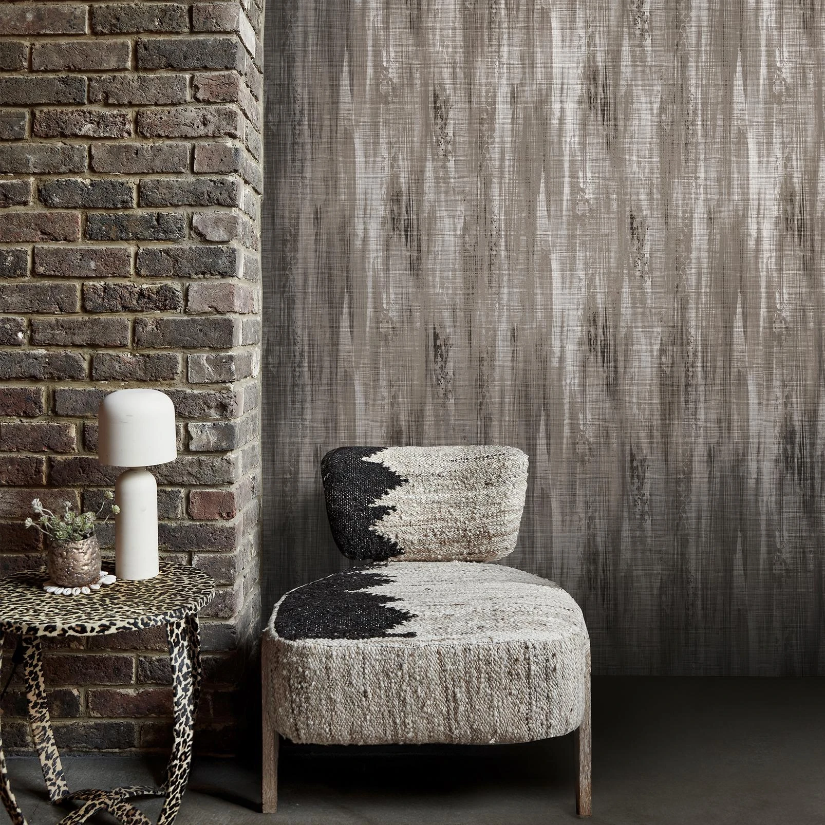 Abigail Ahern Wanderlust Gilded Wallpaper - 140103_ROOMSET_WANDERLUST GILDED SHEEN_02.jpg
