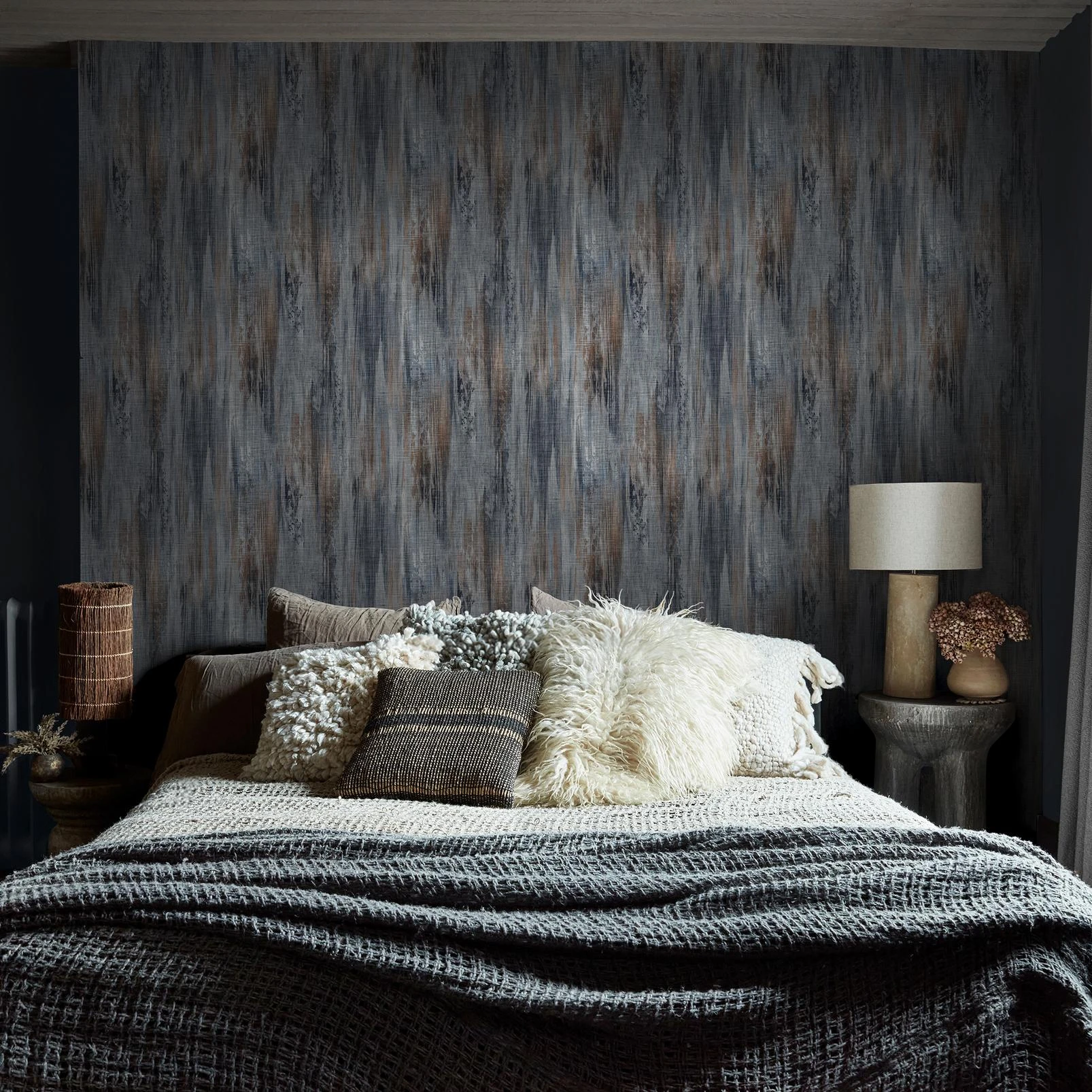 Abigail Ahern Wanderlust Ink Wallpaper - 140105_ROOMSET_WANDERLUST INK SHEEN_01.jpg