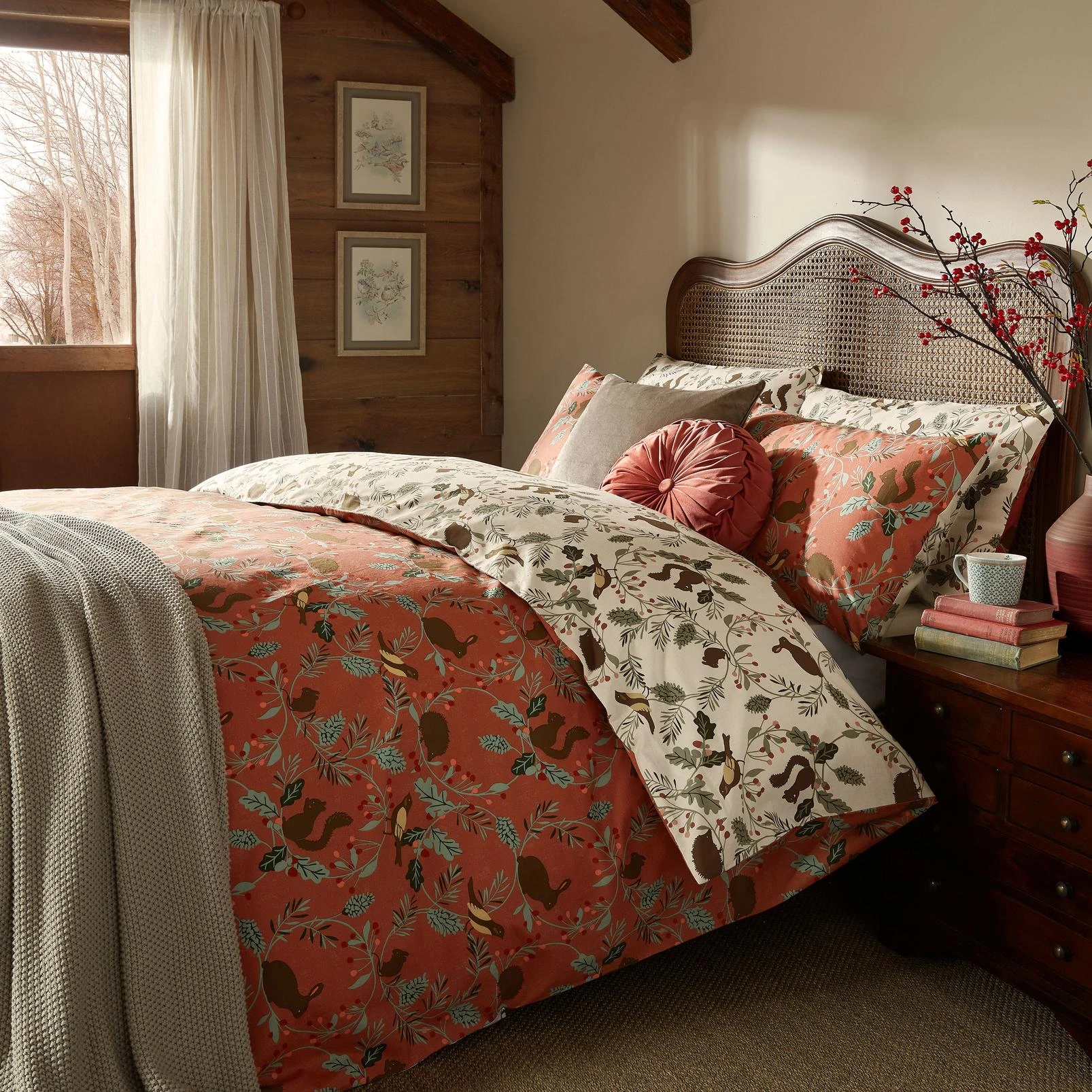 Autumnal Woodland Crimson Red Duvet Cover Set - LAAUTWOOD01DQ_ROOMSET_AUTUMNAL WOODLAND CRIMSON RED RED_01.jpg