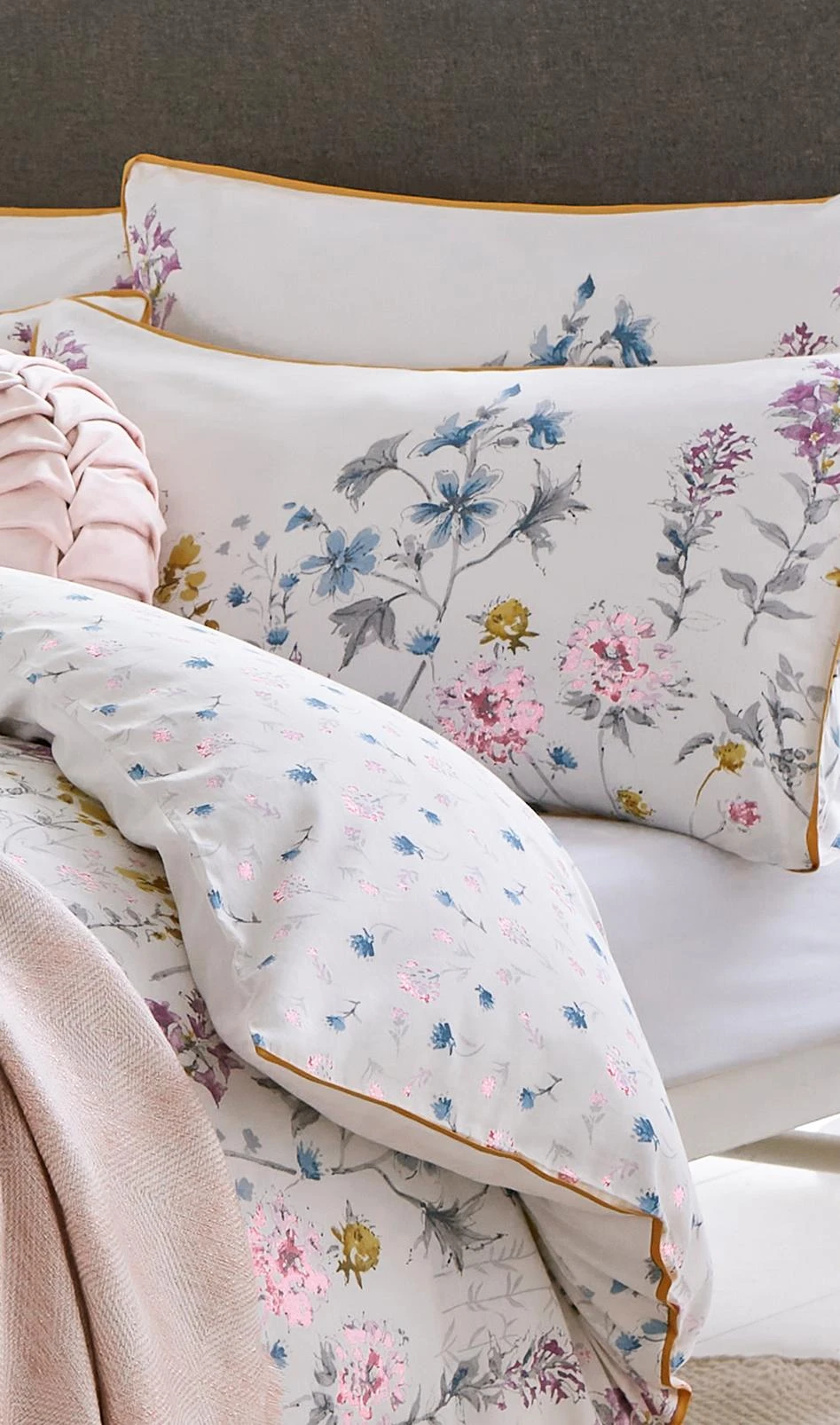 Wild Meadow Multi Duvet Cover Set - LAWILDM01DQ_CAMEO_WILD MEADOW MULTI_03.jpg