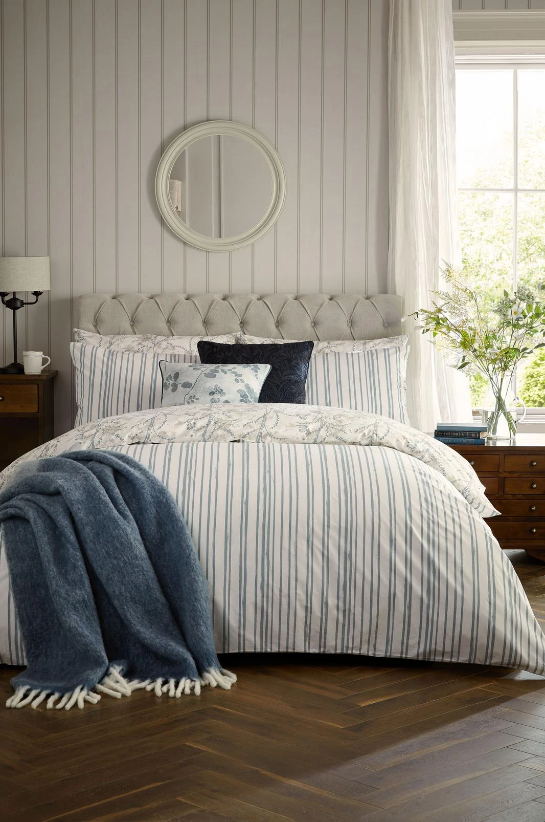 Fennelton Natural Natural Duvet Cover Set - LAFENEL01DQ_ROOMSET_FENNELTON NATURAL NATURAL_01.jpg