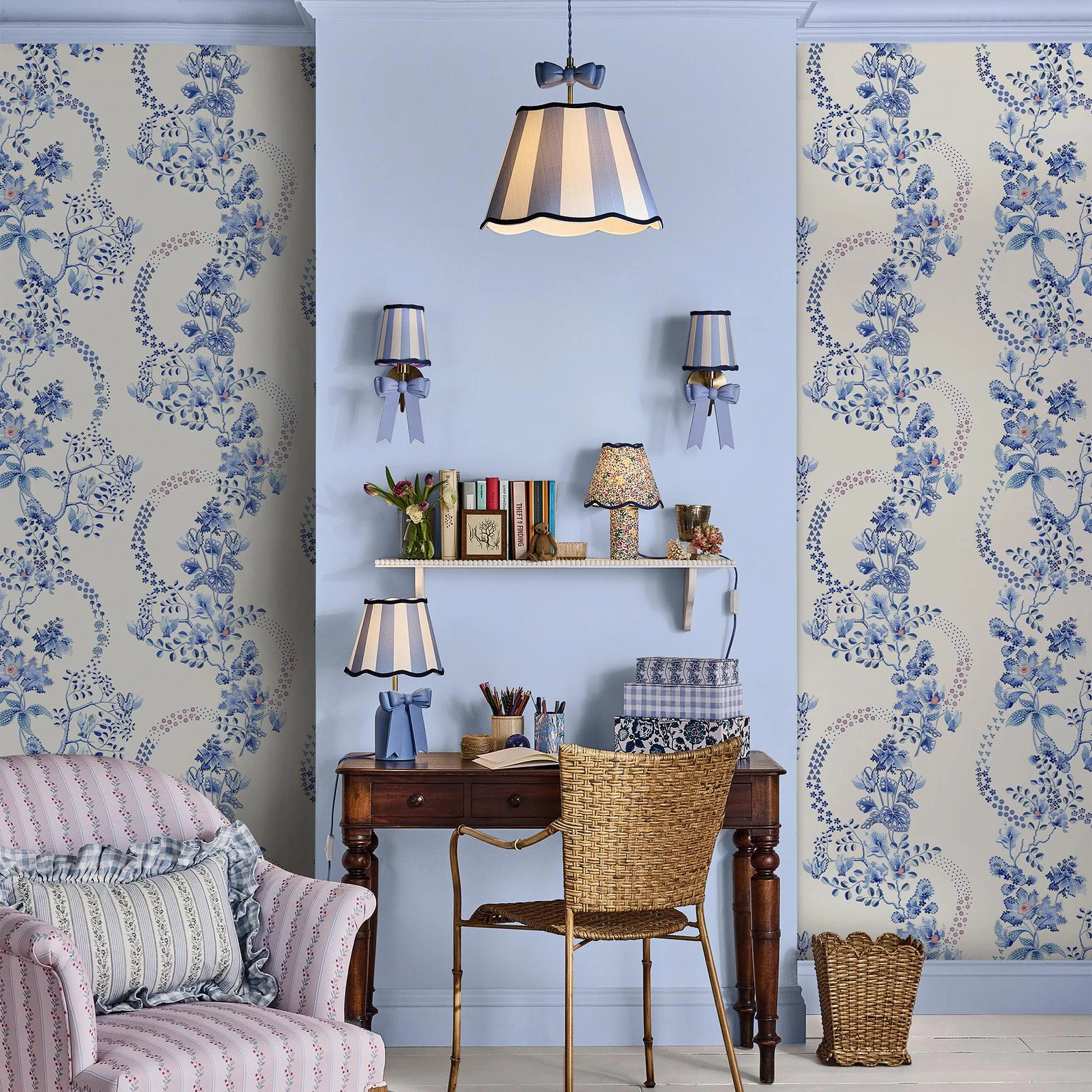 Cath Kidston Road Floral Blue & White Wallpaper - 142046_ROOMSET_ROAD_FLORAL_BLUE_WHITE_03.jpg