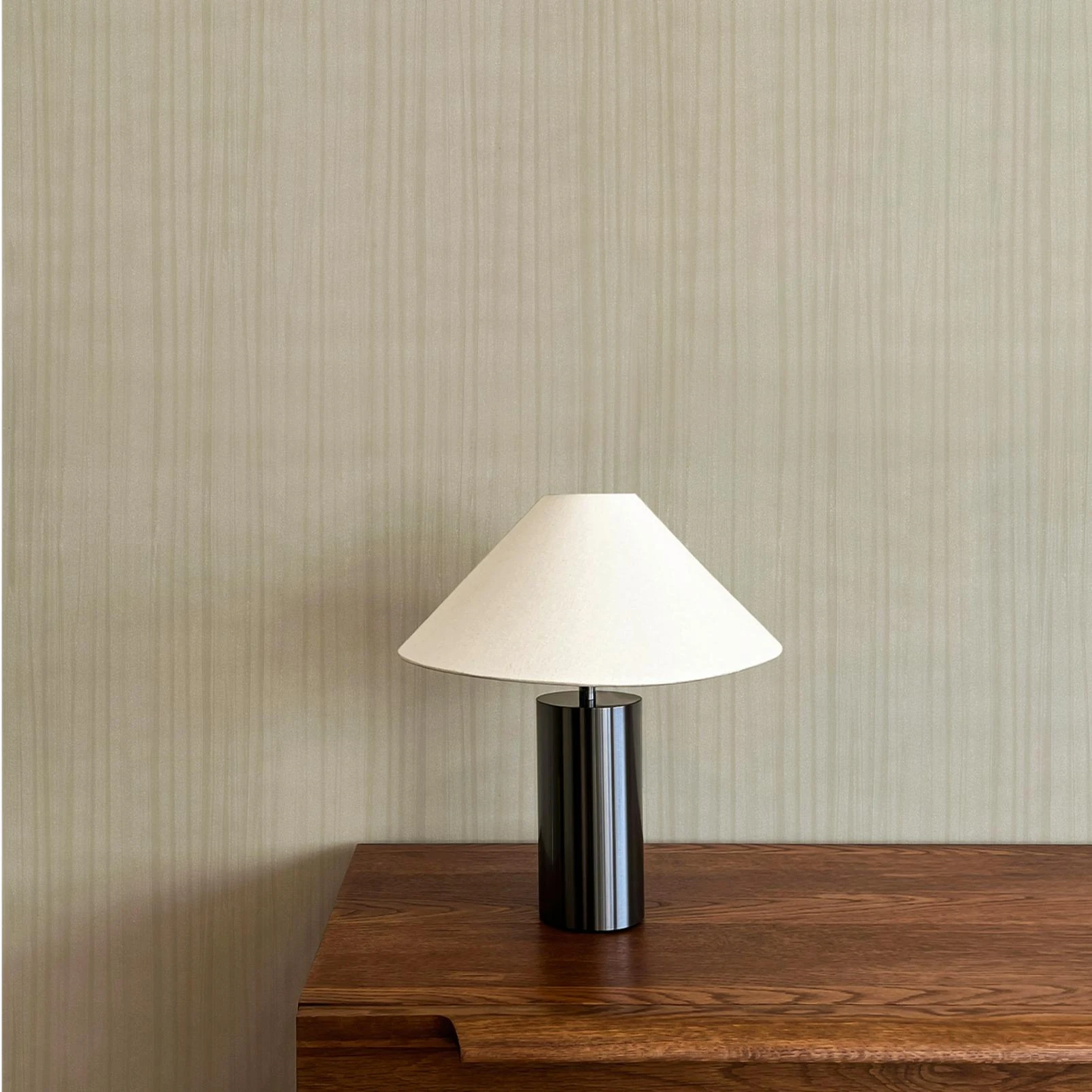 Cascade Earth Wallpaper - 143040_ROOMSET_CASCADE EARTH_01.jpg