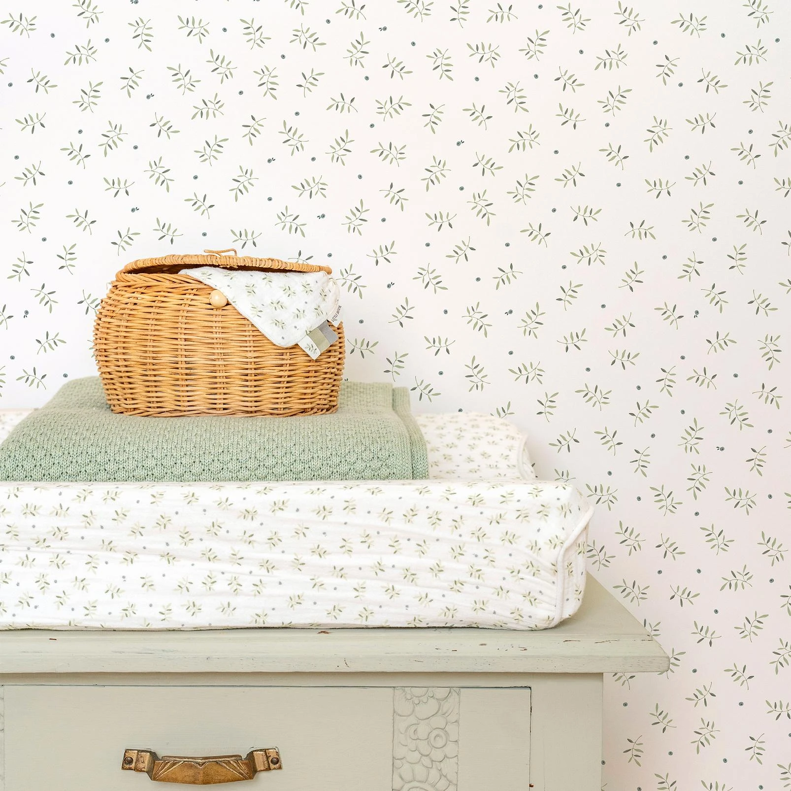 Little Dutch Blueberry Leaves Wallpaper - WD111034_ROOMSET_BLUEBERRY LEAVES_01.jpg
