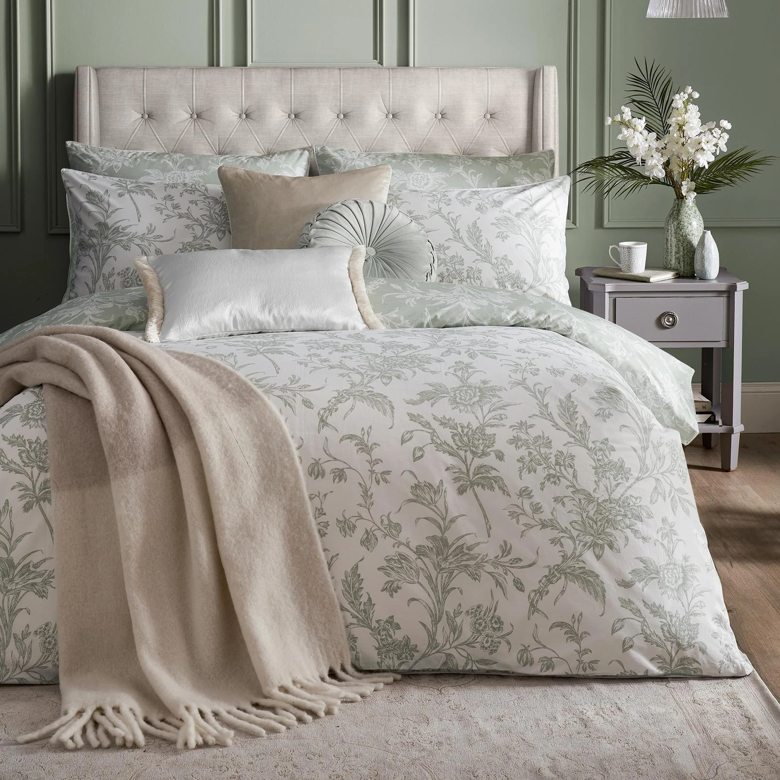Lloyd Sage Duvet Cover Set - LALLOYD01DQ_ROOMSET_LLOYD_SAGE_DOUBLE_DUVET_COVER_02.jpg