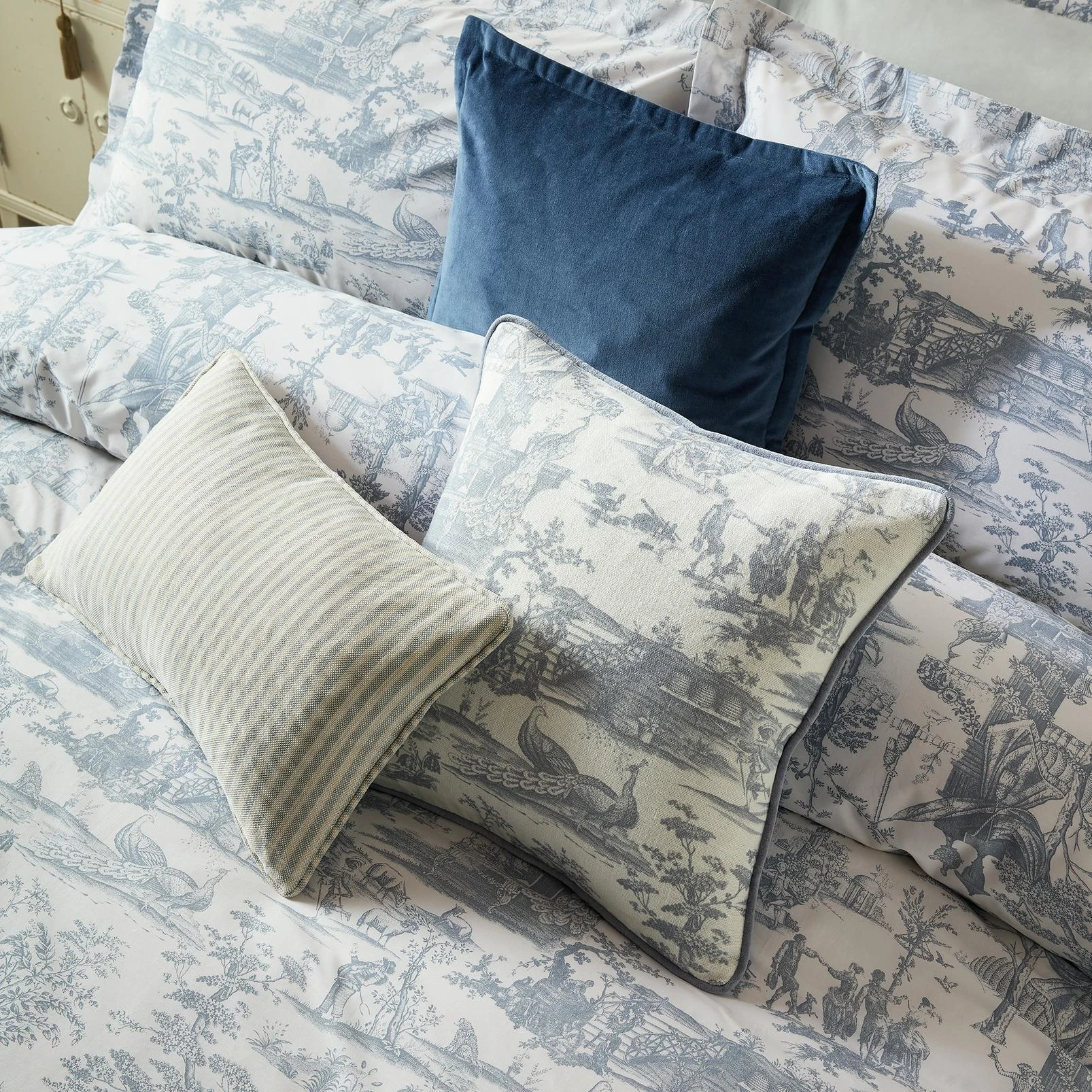 Braysmith Toile Chambray Blue Duvet Cover Set - LABRAY01DQ_CAMEO_BRAYSMITH_TOILE_CHAMBRAY_BLUE_DOUBLE_DUVET_COVER_02.jpg