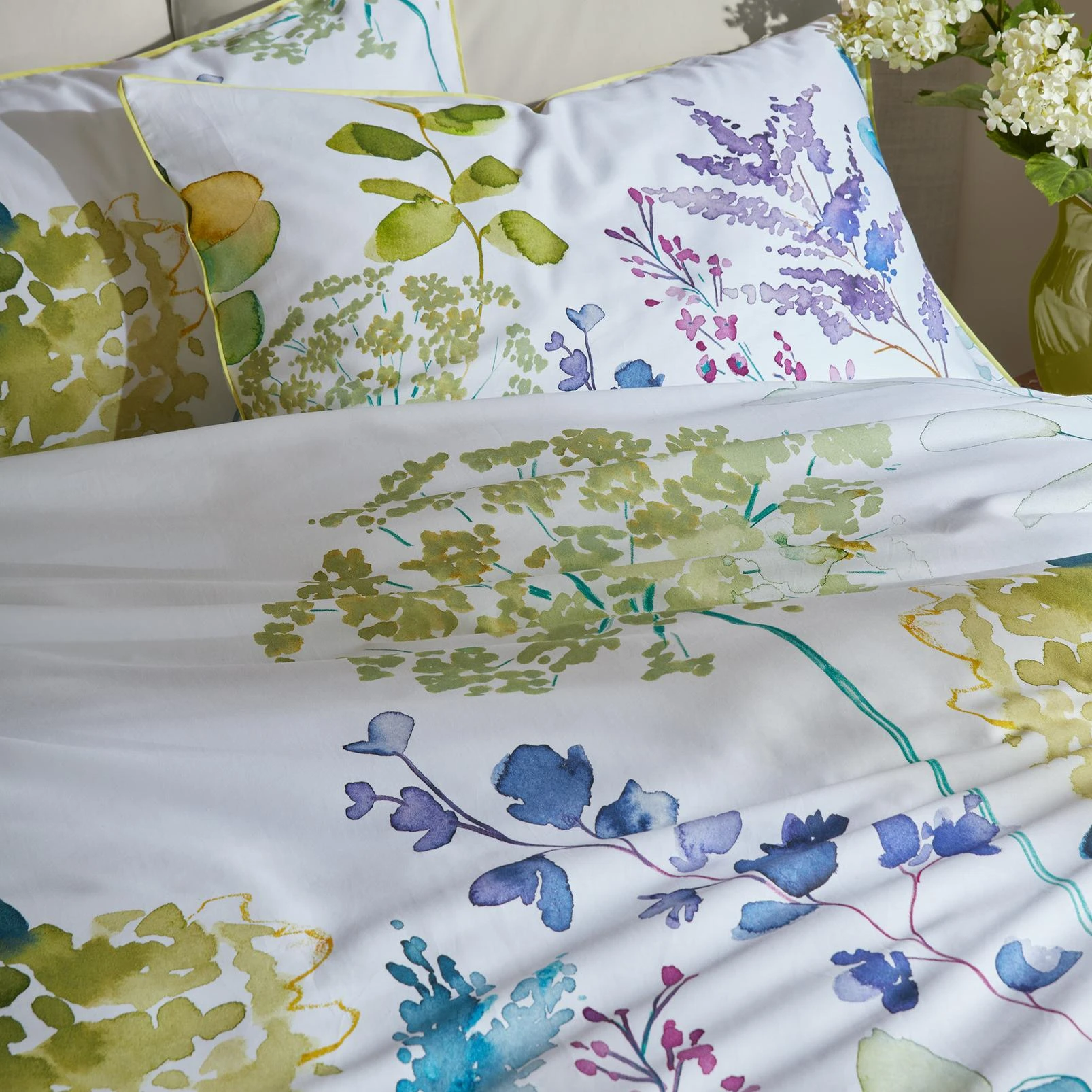 Botanical Leaf Duvet Cover Set - BGBOT01DQ_CAMEO_BOTANICAL_LEAF_DOUBLE_DUVET_COVER_01.jpg