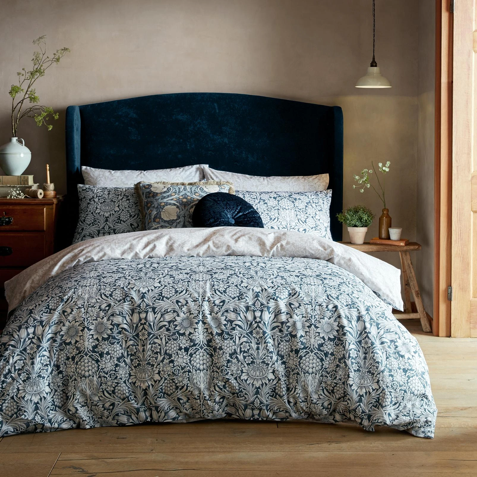 Sunflower Ink Duvet Cover Set - WMSUNFL02DQ_ROOMSET_SUNFLOWER_INK_DOUBLE_DUVET_COVER_01.jpg