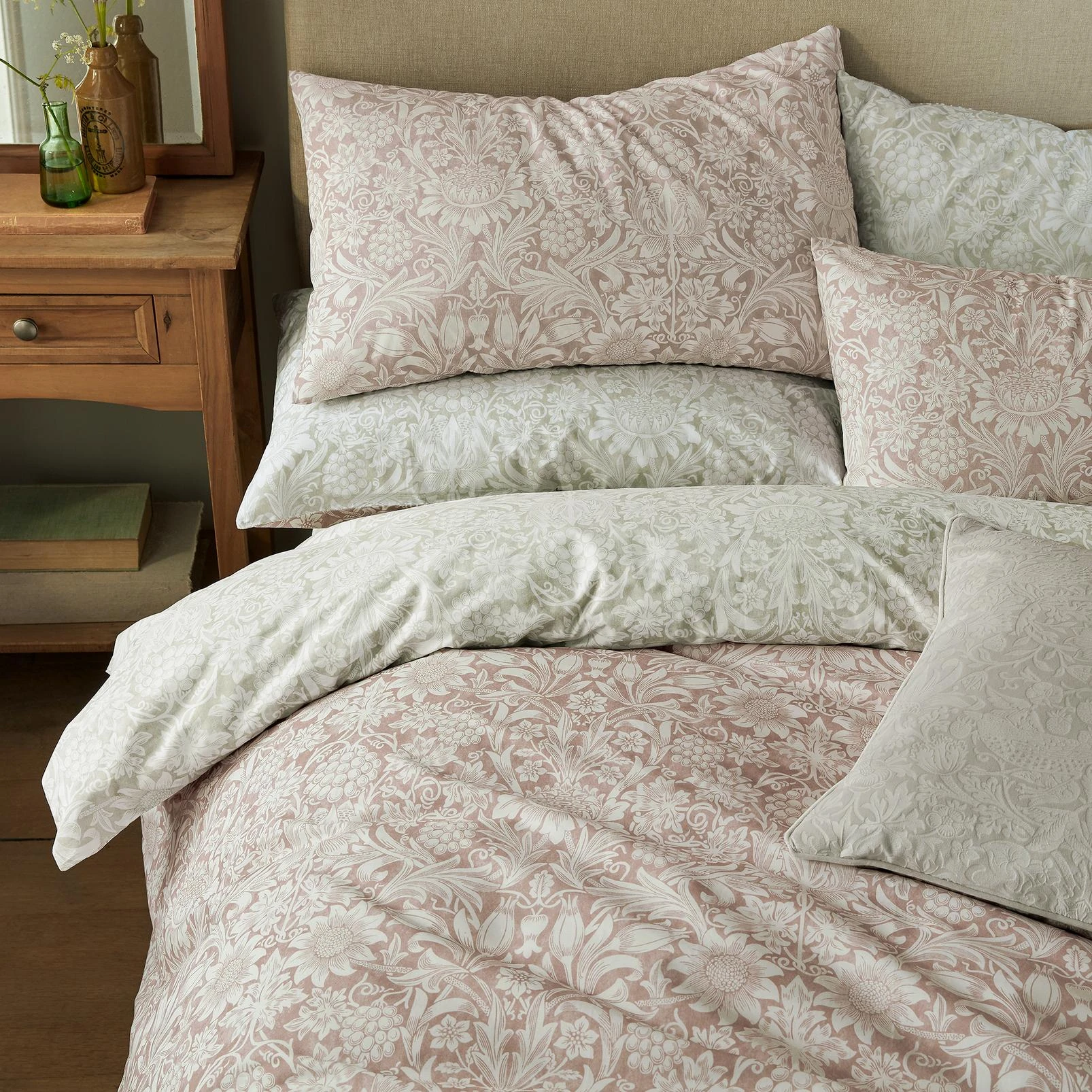 Sunflower Clay Duvet Cover Set - WMSUNFL01DQ_CAMEO_SUNFLOWER_CLAY_DOUBLE_DUVET_COVER_02.jpg