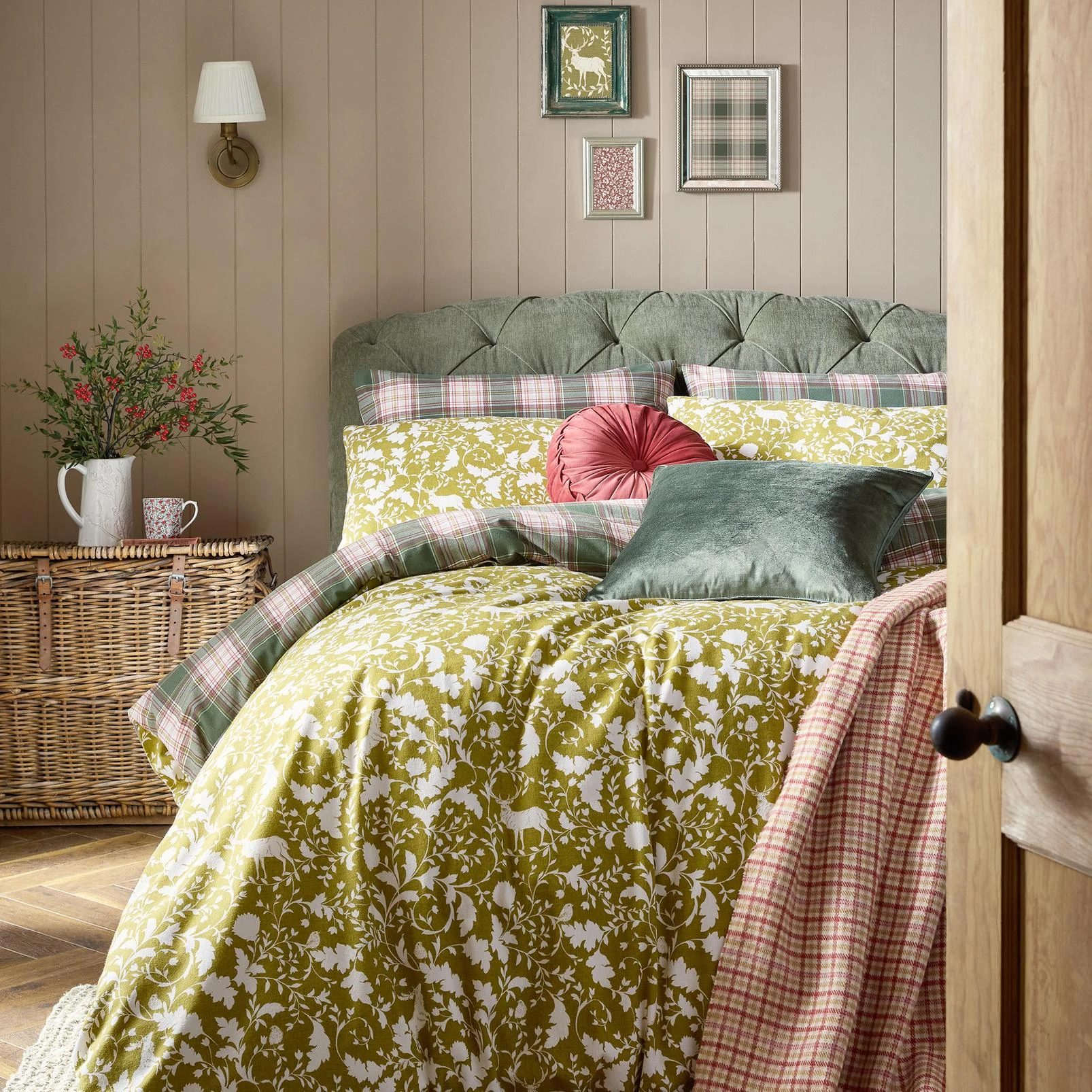 Litton Olive Green Duvet Cover Set - LALITTEN01DQ_ROOMSET_LITTON_OLIVE_GREEN_DOUBLE_DUVET_COVER_01.jpg