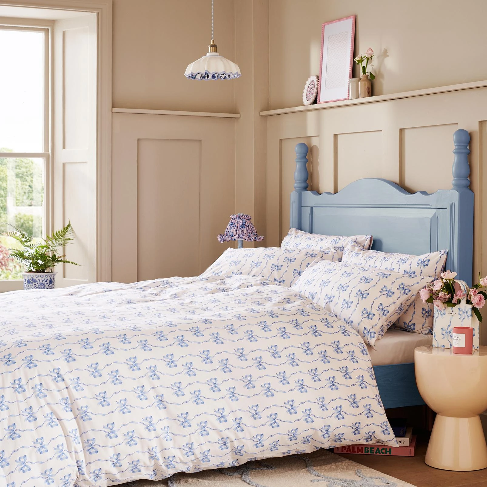 Ribbon Bow Cornflower Duvet Cover Set - CKRIBBONB01DQ_ROOMSET_RIBBON_BOW_CORNFLOWER_DOUBLE_DUVET_COVER_01.jpg
