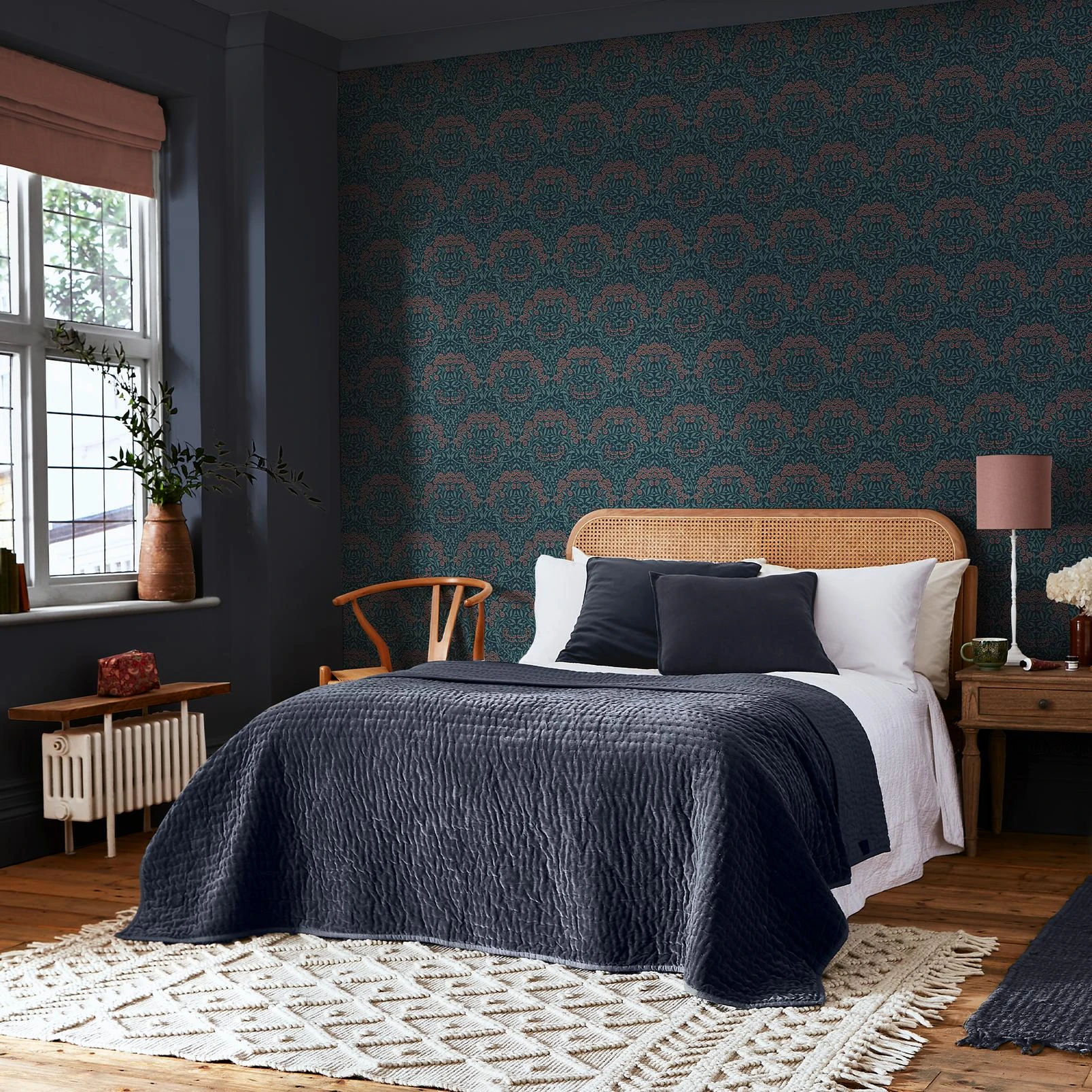 Michaelmas Daisy Midnight Wallpaper - 145690_ROOMSET_MICHAELMAS DAISY MIDNIGHT_02.jpg