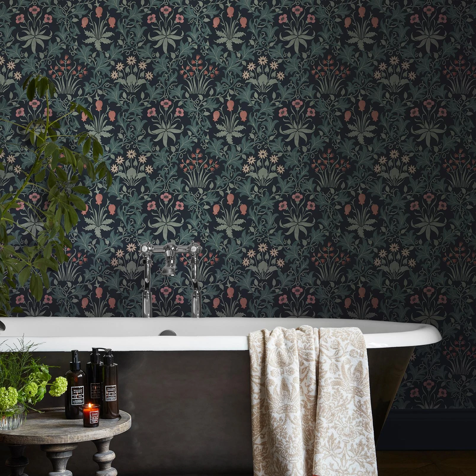 Celandine Midnight Wallpaper - 145681_ROOMSET_CELANDINE MIDNIGHT_02.jpg