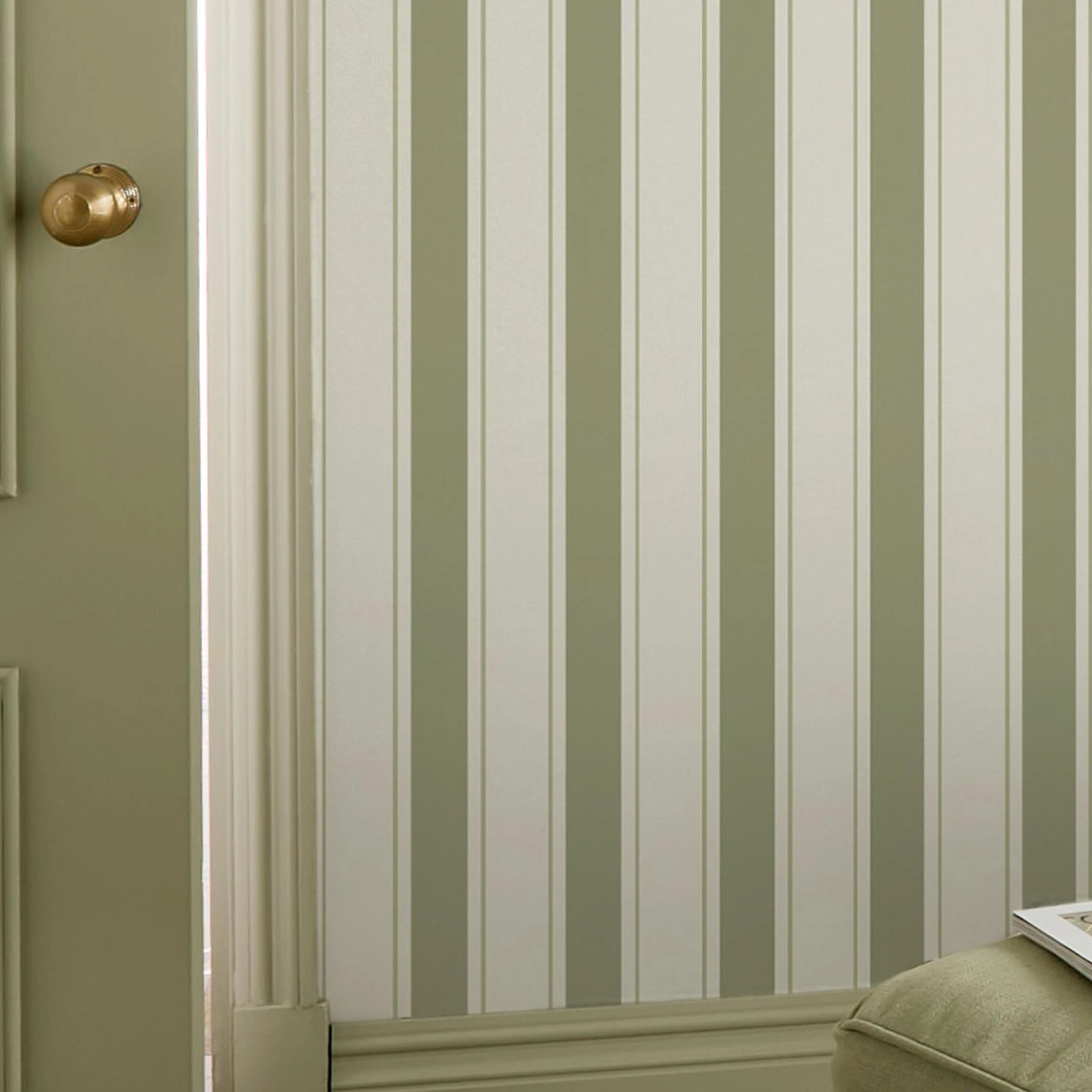 Sophie Allport Oundle Stripe Mossbank Green Wallpaper - 146844_ROOMSET_OUNDLE STRIPE MOSSBANK GREEN_02.jpg