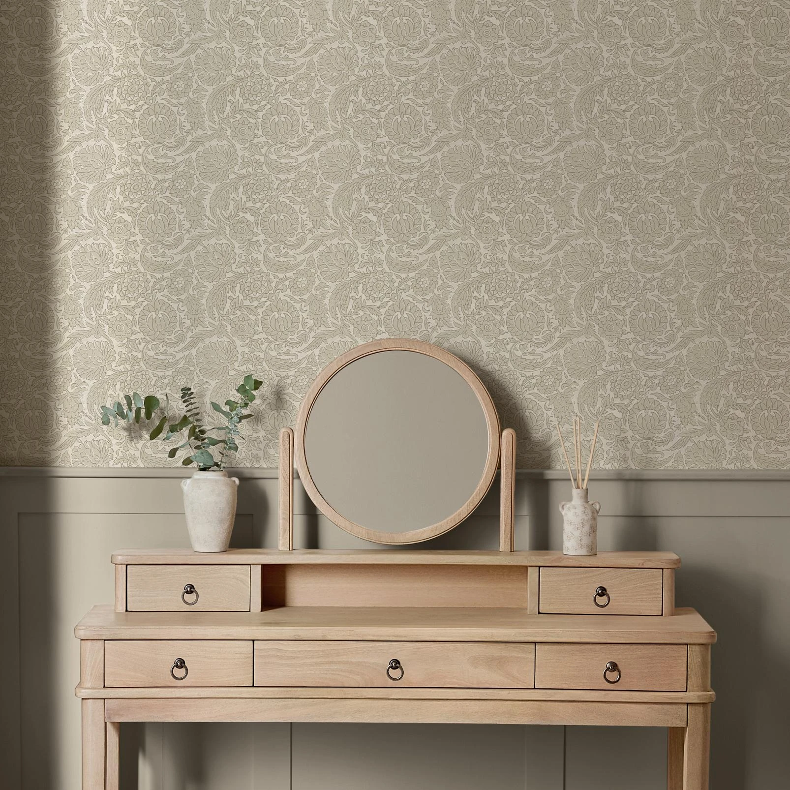Next Linen Floral Woodblock Wallpaper - 146881_ROOMSET_LINEN FLORAL WOODBLOCK_05.jpg
