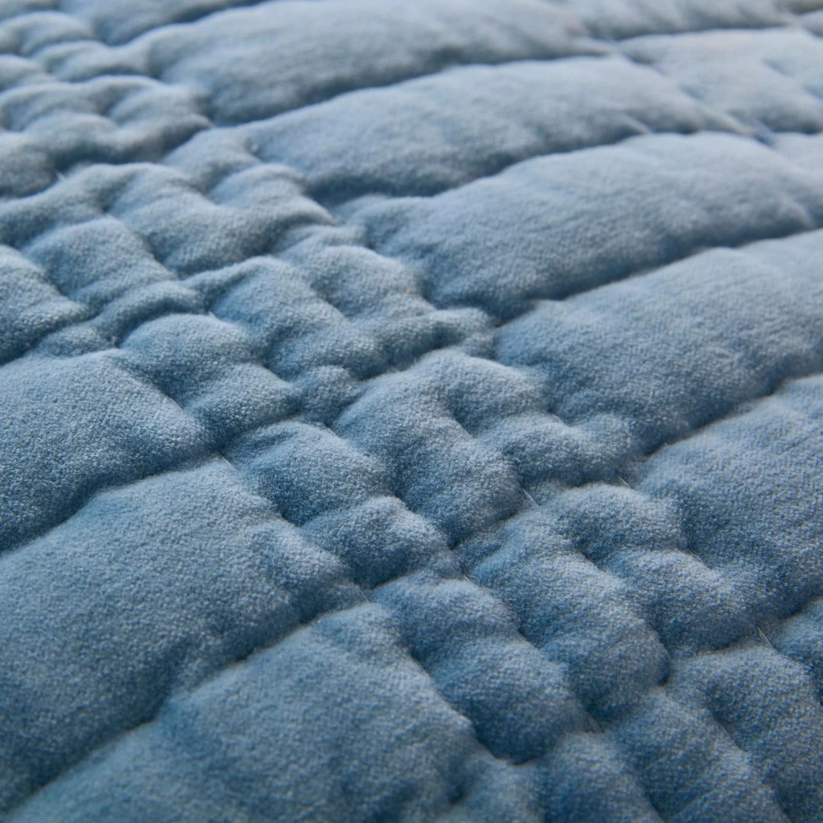 Laura Ashley Scalloped Seaspray Cushion - LASCALL0441_DETAIL_SCALLOPED_SEASPRAY_CUSHION_02.jpg