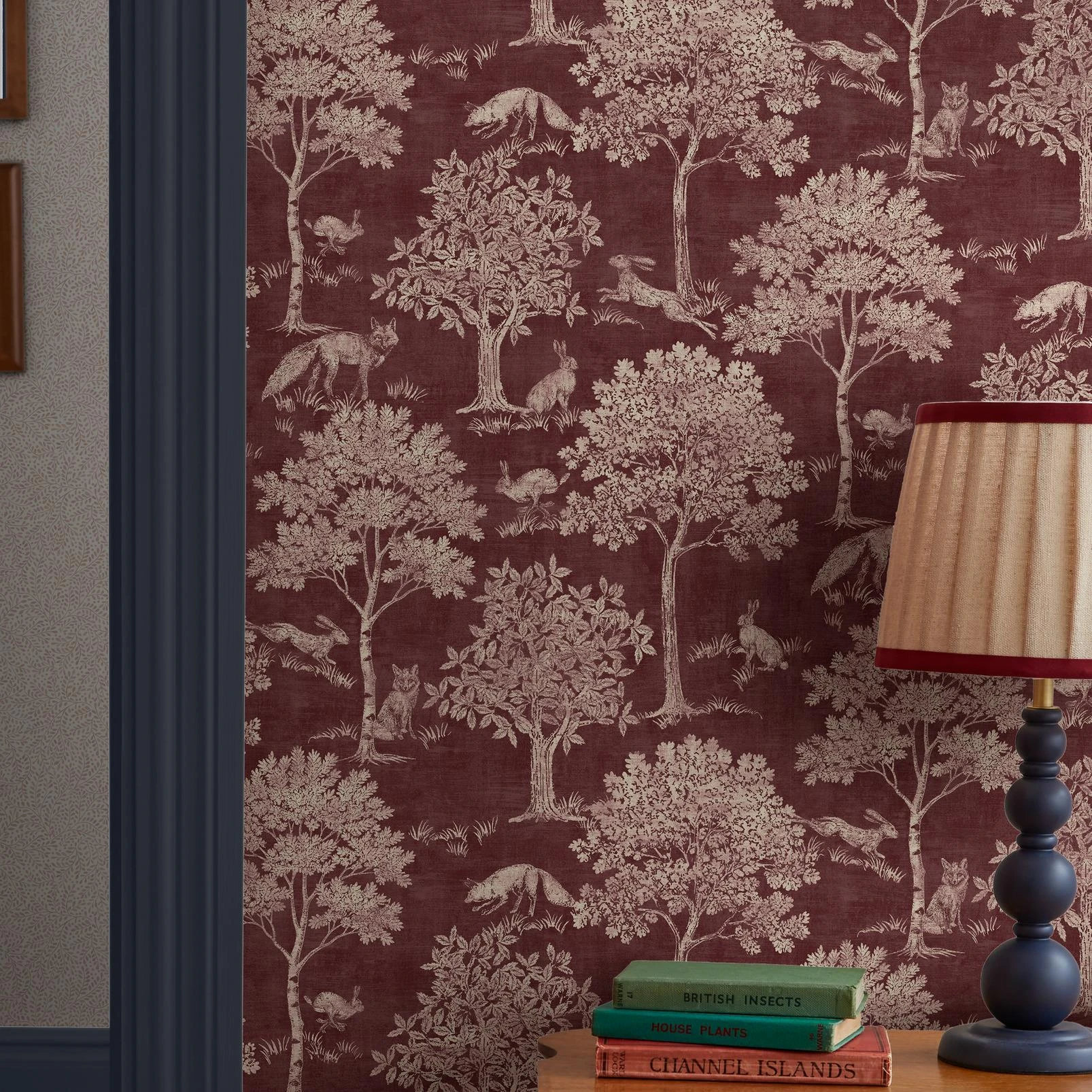 Joules Fox & Hare Red Wallpaper - 149579_ROOMSET_FOX & HARE RED_01.jpg