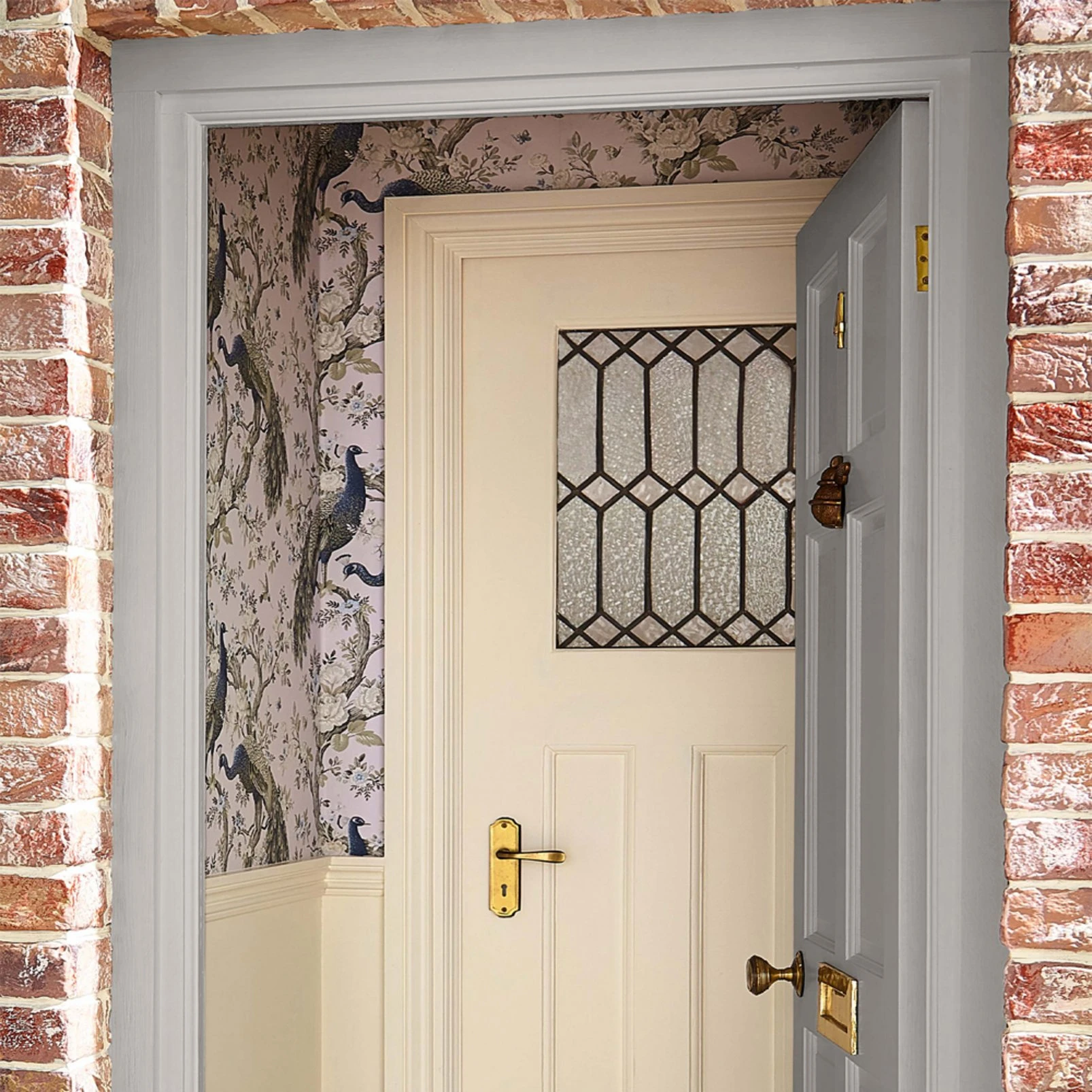 Laura Ashley Dark Dove Grey Paint - 113669_ROOMSET_07.jpg