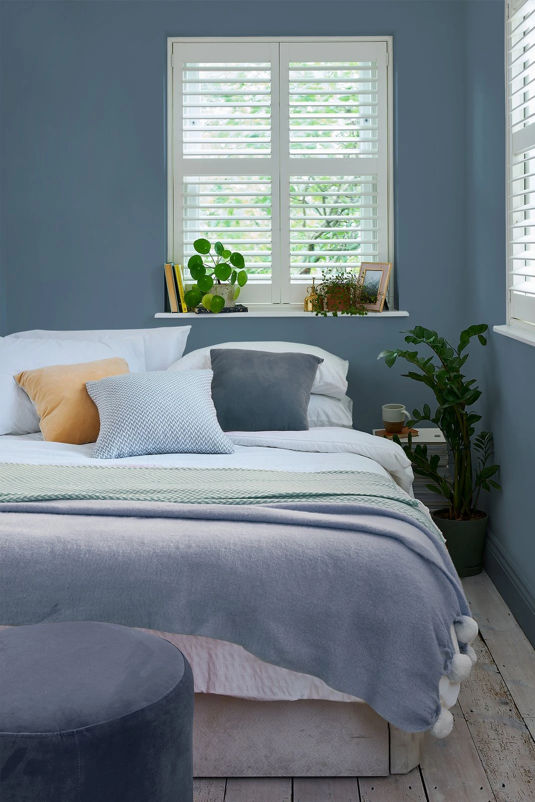 Laura Ashley Dark Seaspray Paint - 113704_ROOMSET_09.jpg