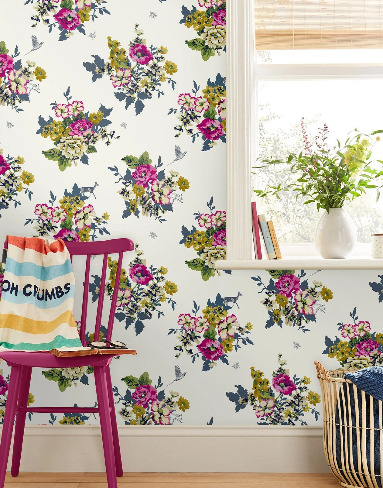Joules Floral Creme Wallpaper - 118552_ROOMSET_01.jpg