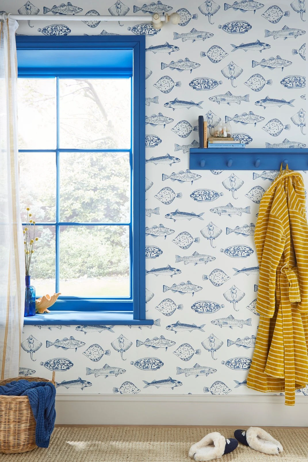 Joules Name The Plaice Coast Blue Wallpaper - 118554_ROOMSET_01.jpg