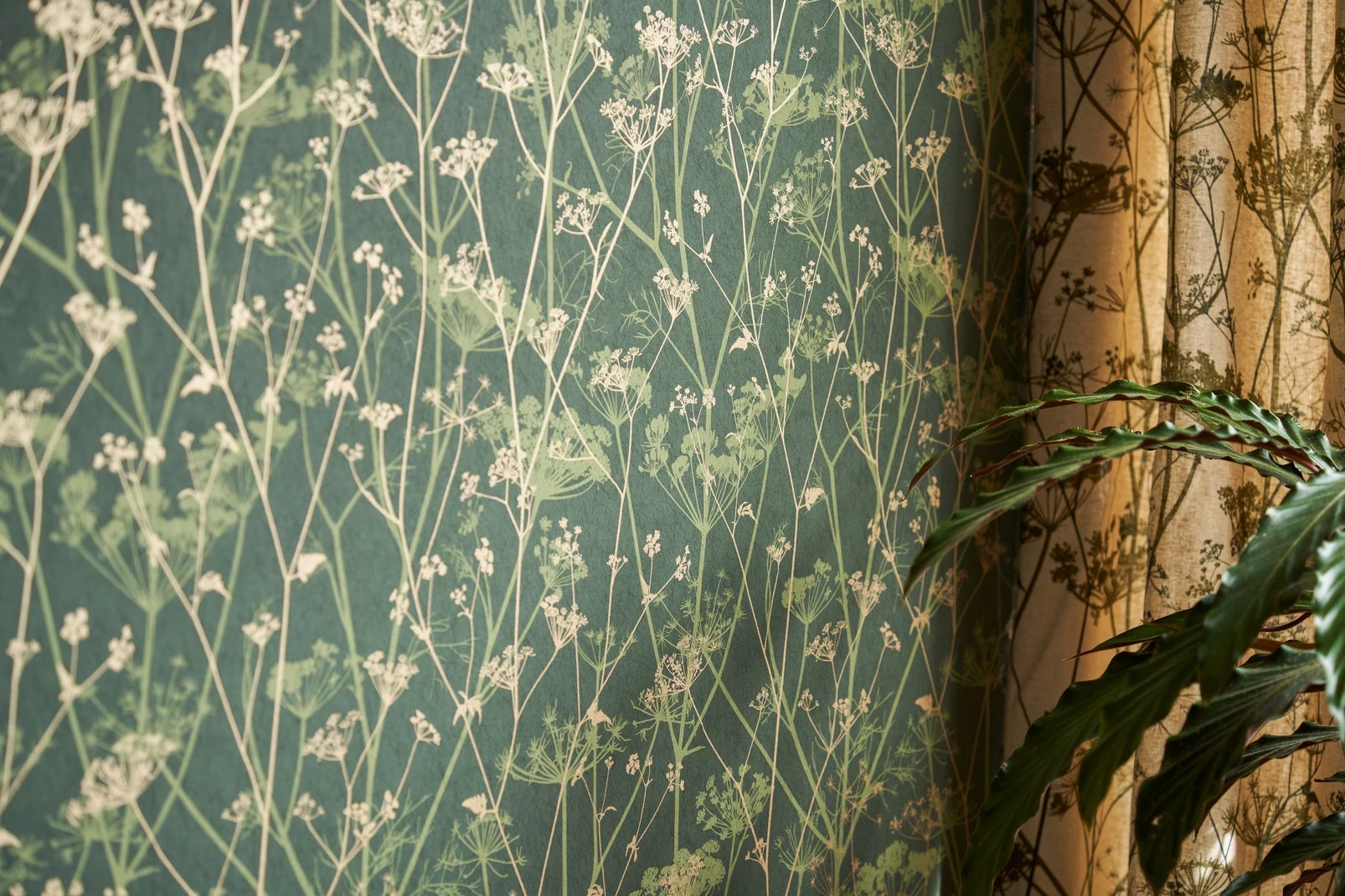 Wild Chervil Sage & Gold Wallpaper by Clarissa Hulse - 120385_ROOMSET_01.jpg